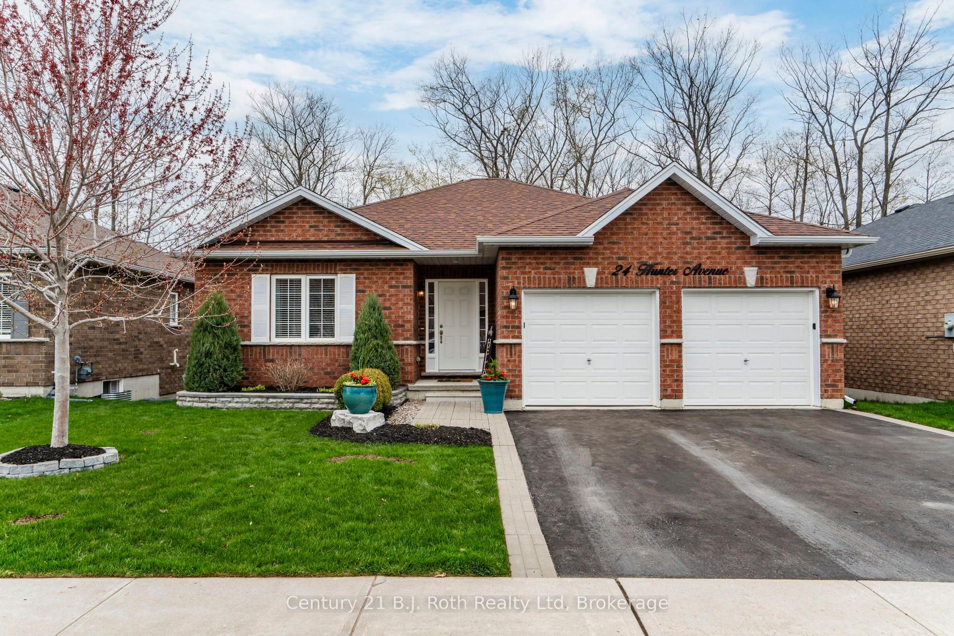 24 Hunter Avenue — photo 1