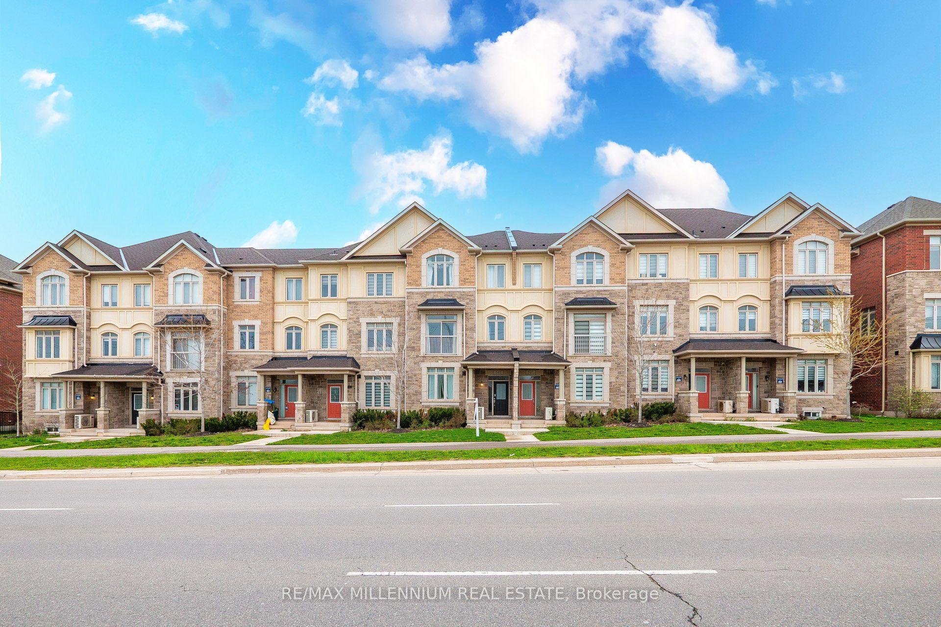 505 Dundas Street E — photo 1