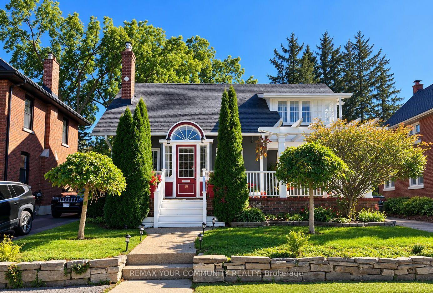 19 Mark Street, Aurora — Detached for sale, photo 1