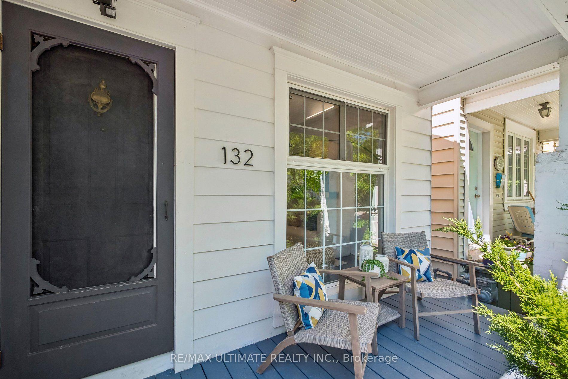 132 Hanson Street — photo 1