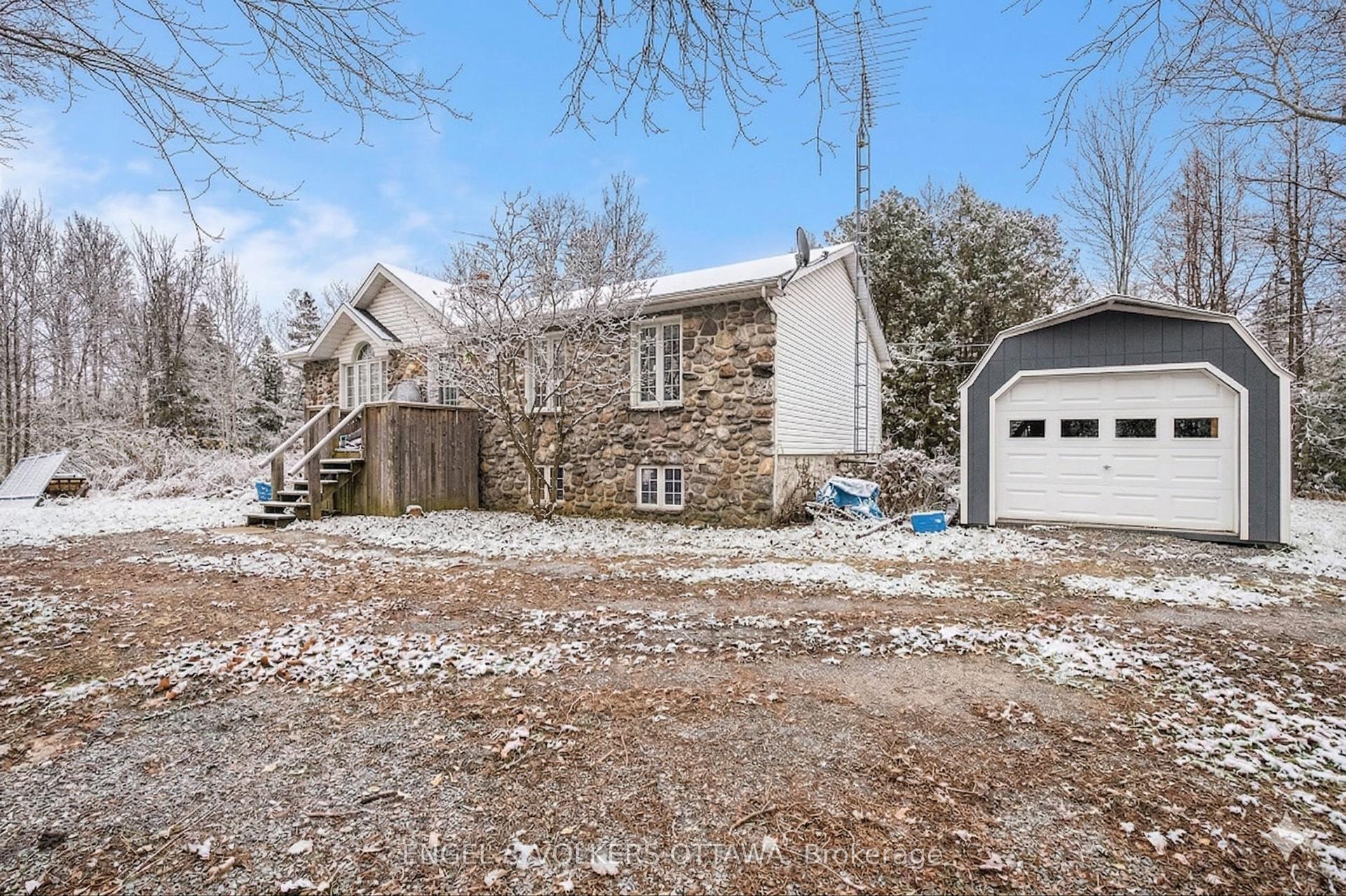 4751 PEARL Road — photo 1