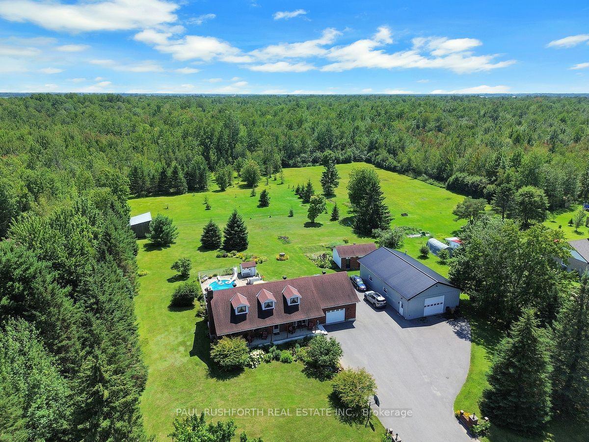 2362 Russland Road, Russell — Detached for sale, photo 1