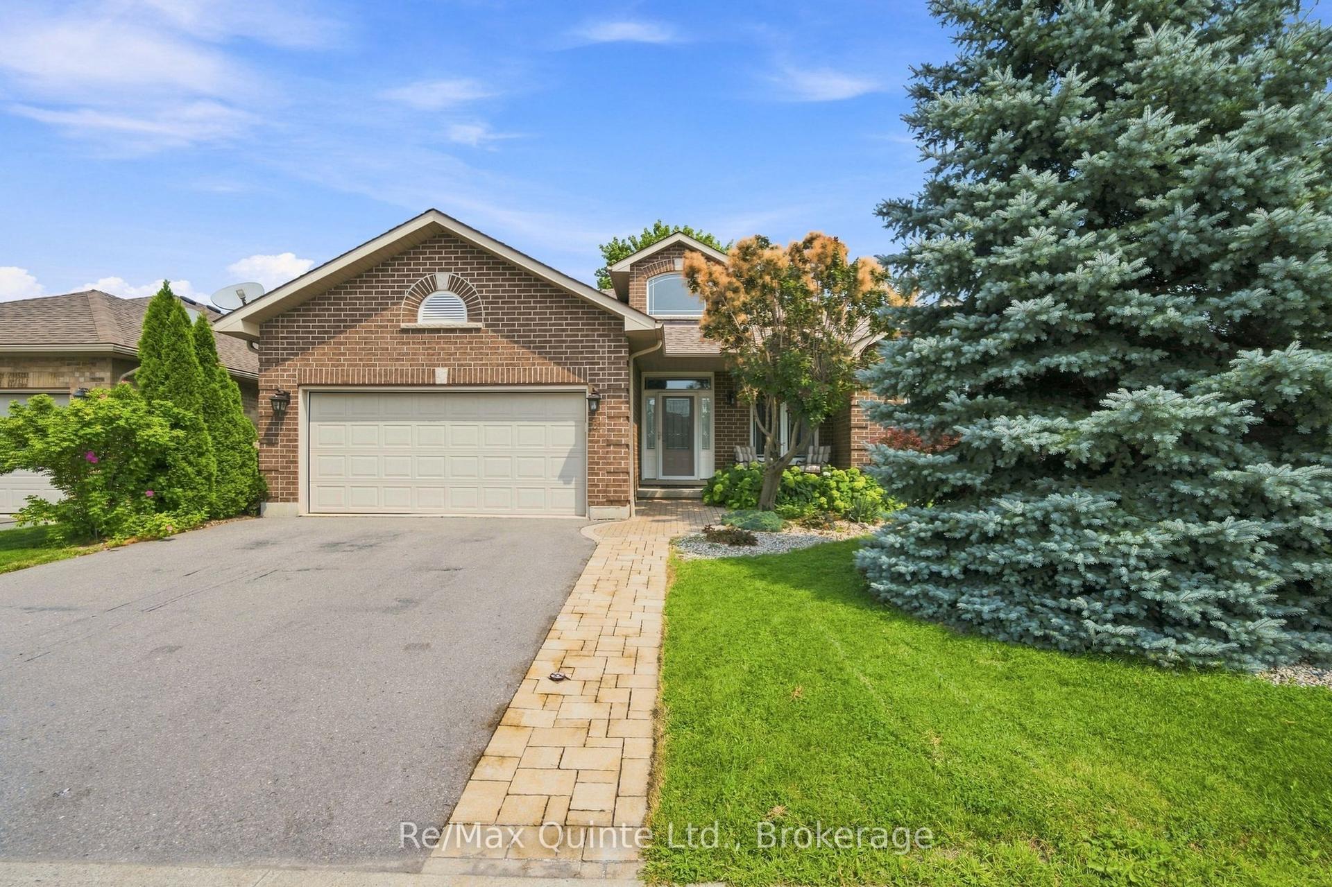 31 Essex Drive, Belleville — Detached for sale, photo 1