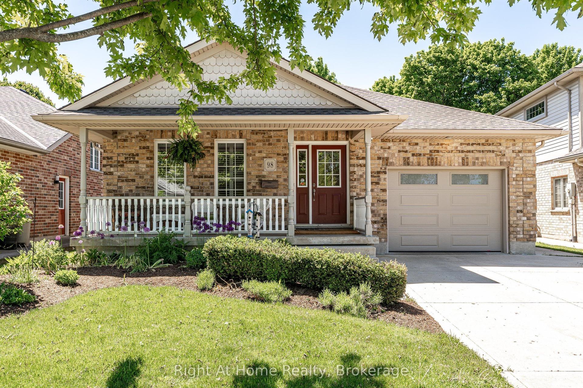 98 Abraham Drive, Stratford — Detached for sale, photo 1