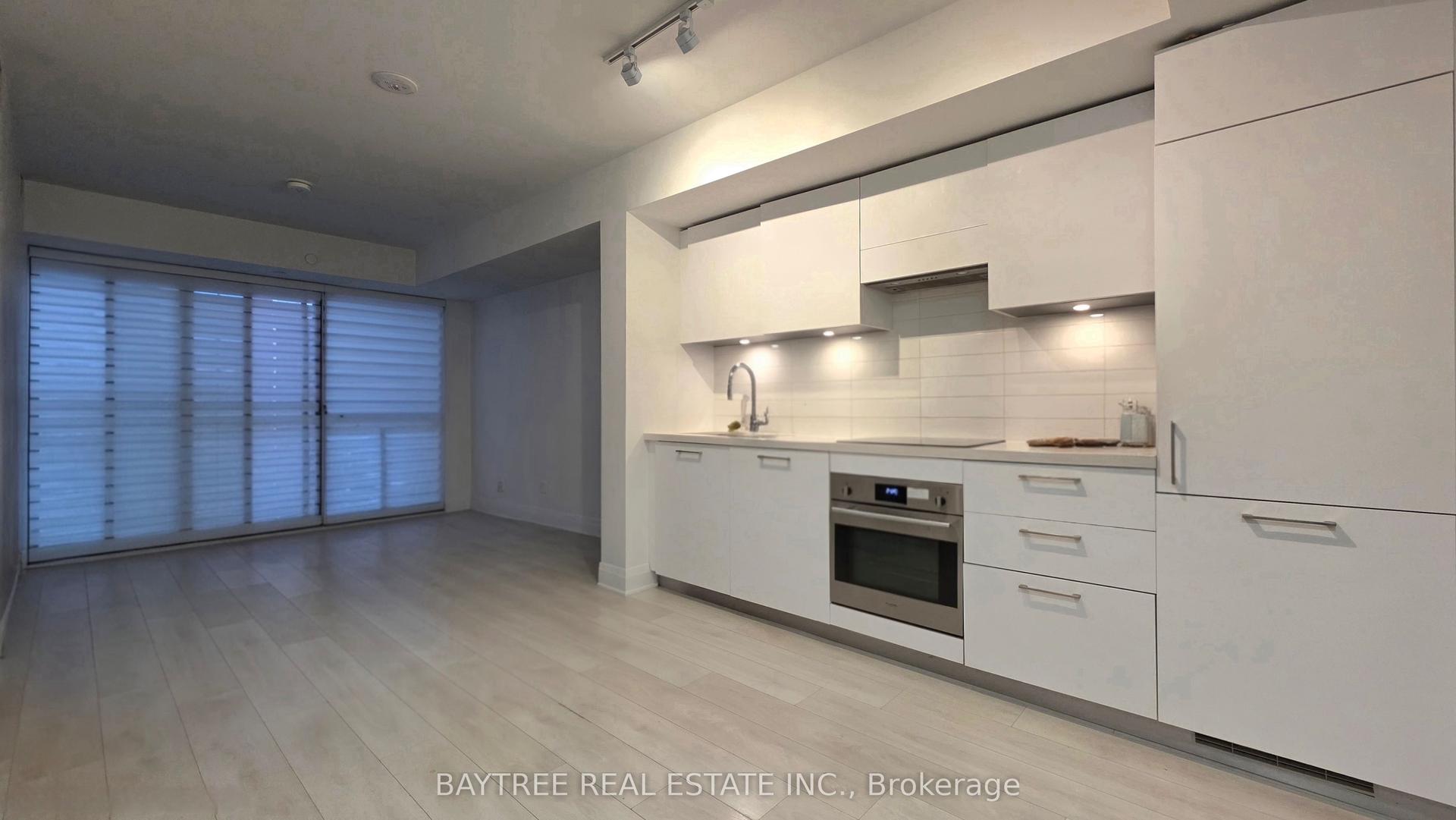 33 Frederick Todd Way 402 #402, Toronto — Condo for lease, photo 1