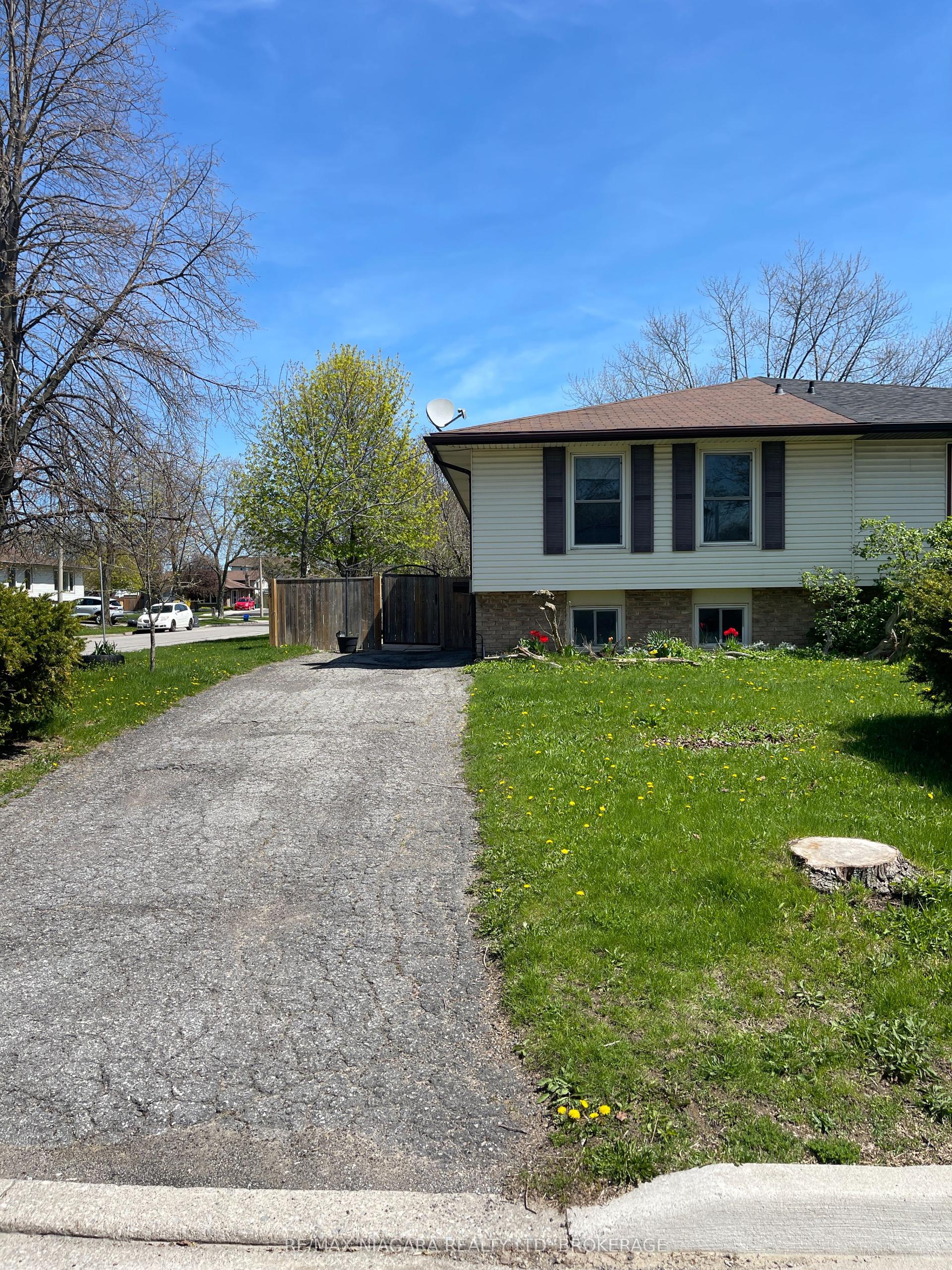 2 BALDWIN Crescent — photo 1