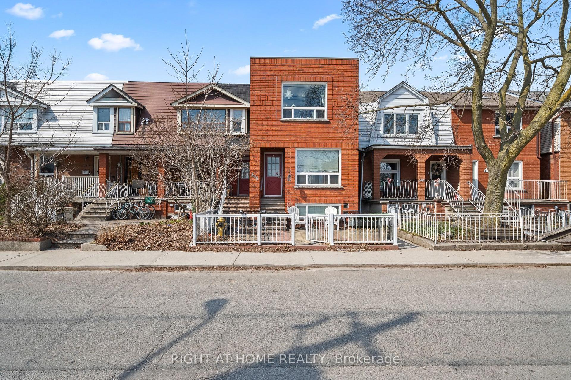490 Brock Avenue 1 #1, Toronto — Semi-Detached for lease, photo 1