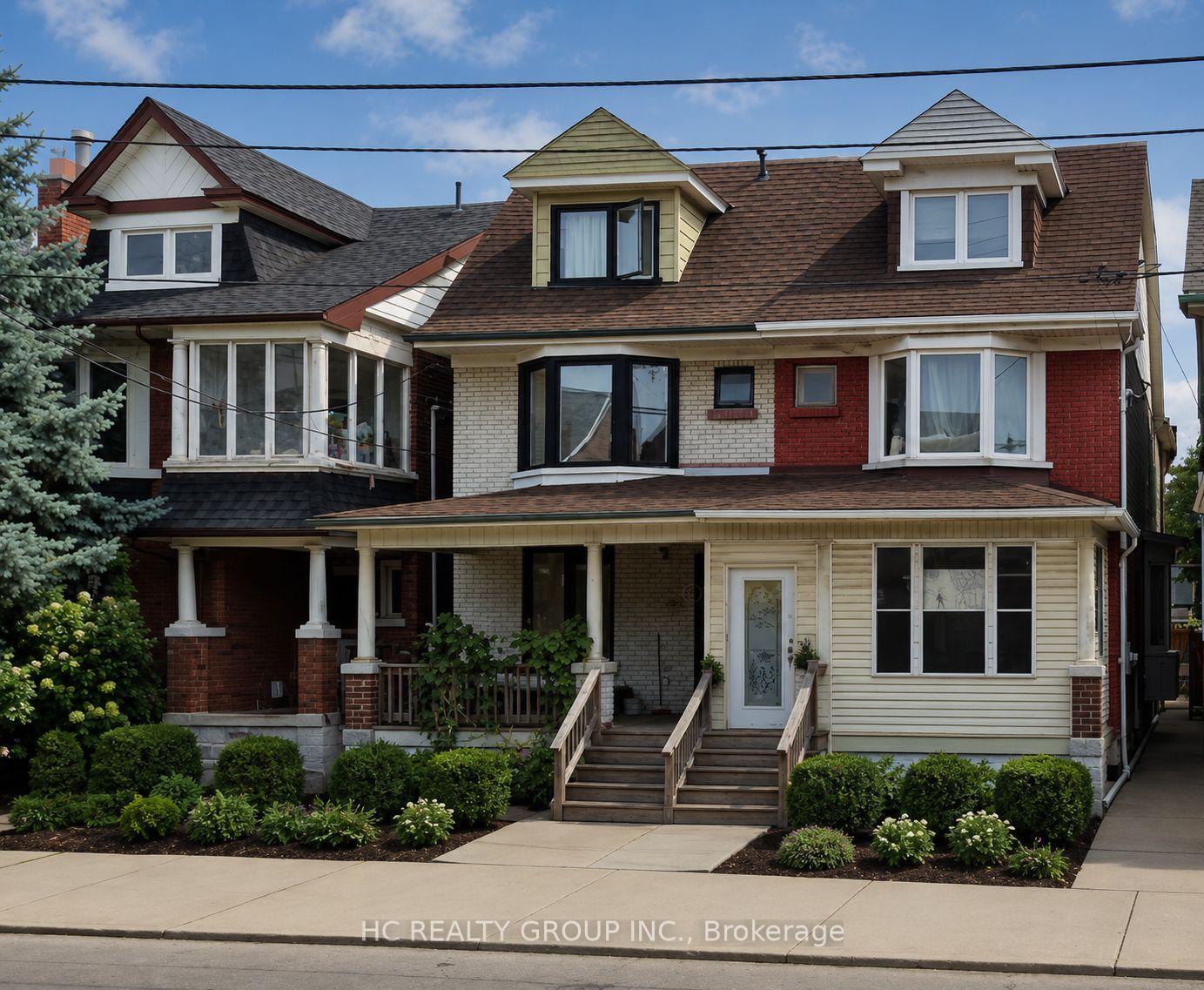 653 Bathurst Street — photo 1