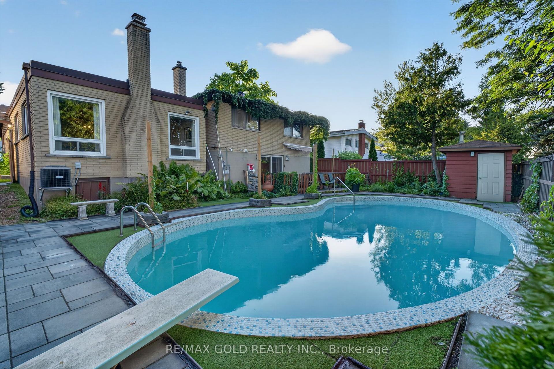 16 Monterey Road, Kitchener — Detached for sale, photo 1