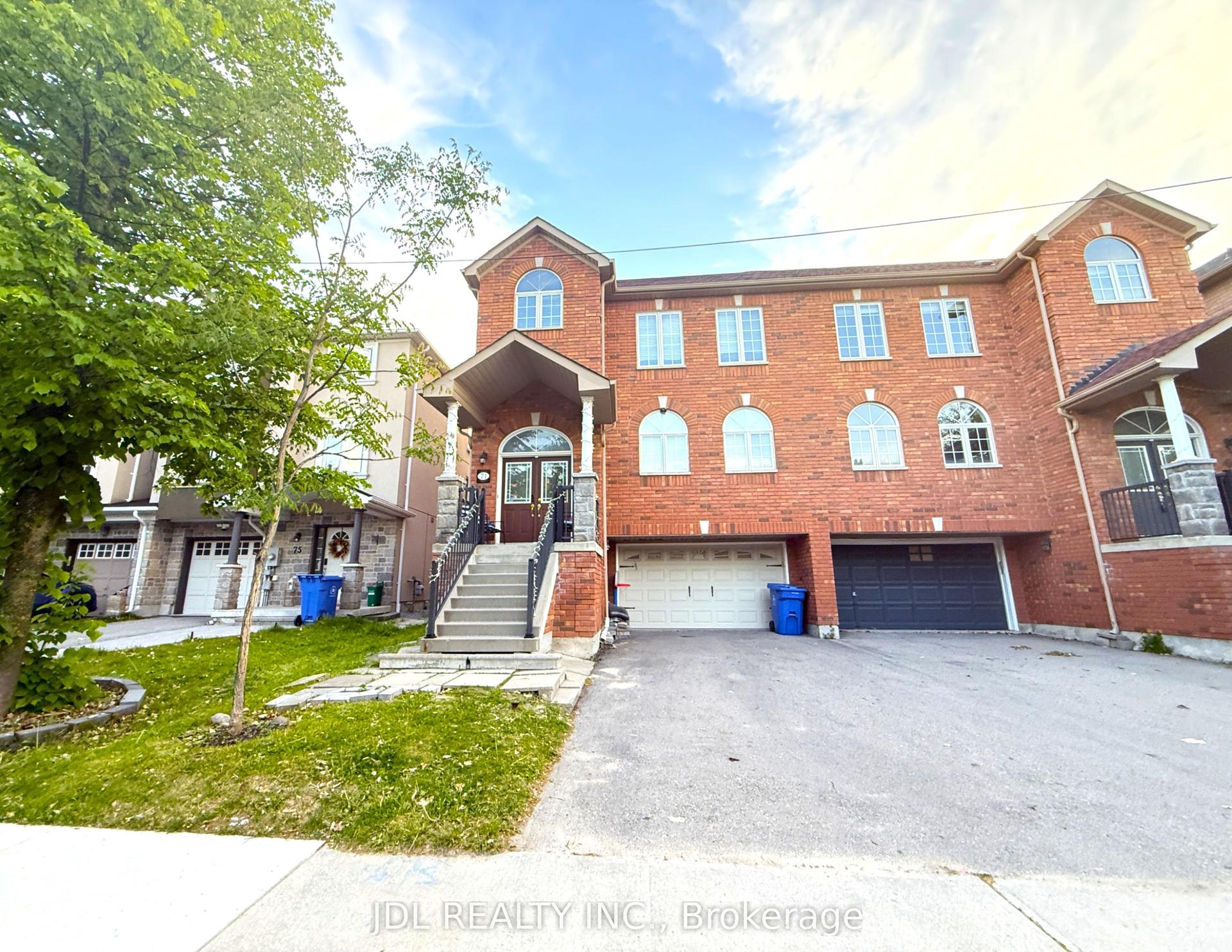 71 Gail Parks Crescent — photo 1