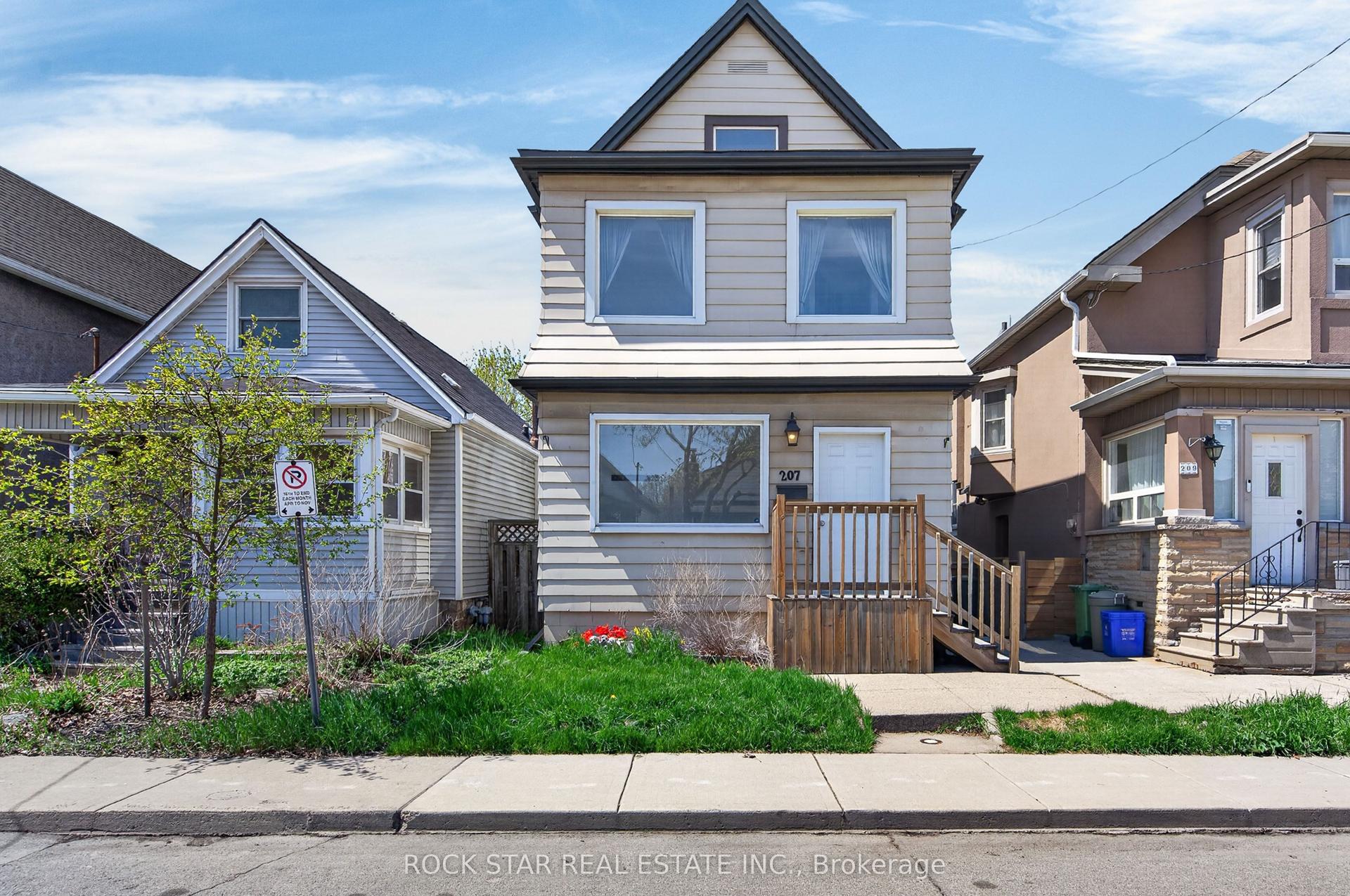 207 Rosslyn Avenue N — photo 1