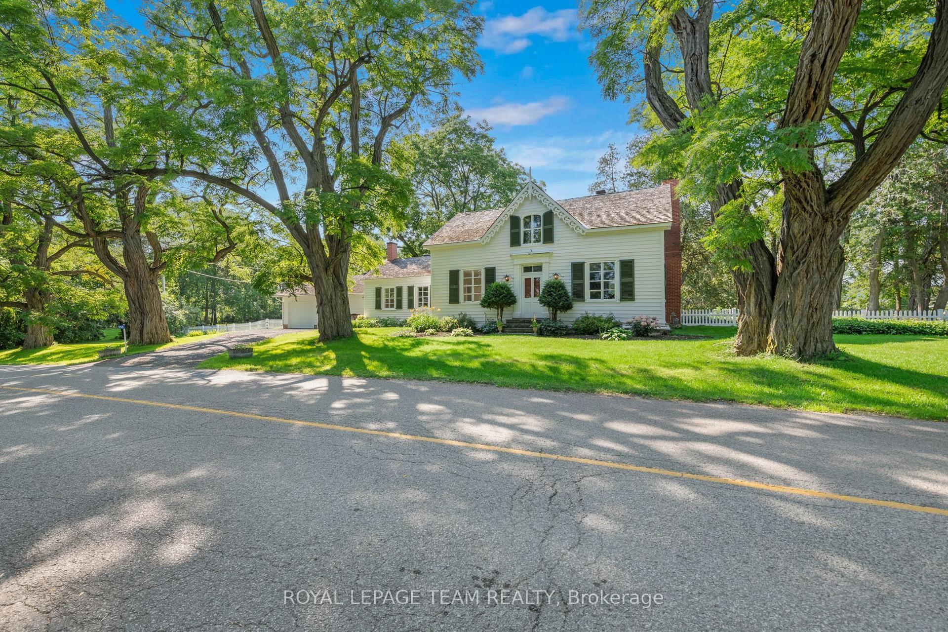 256 Wilson Street N, Mississippi Mills — Detached for sale, photo 1