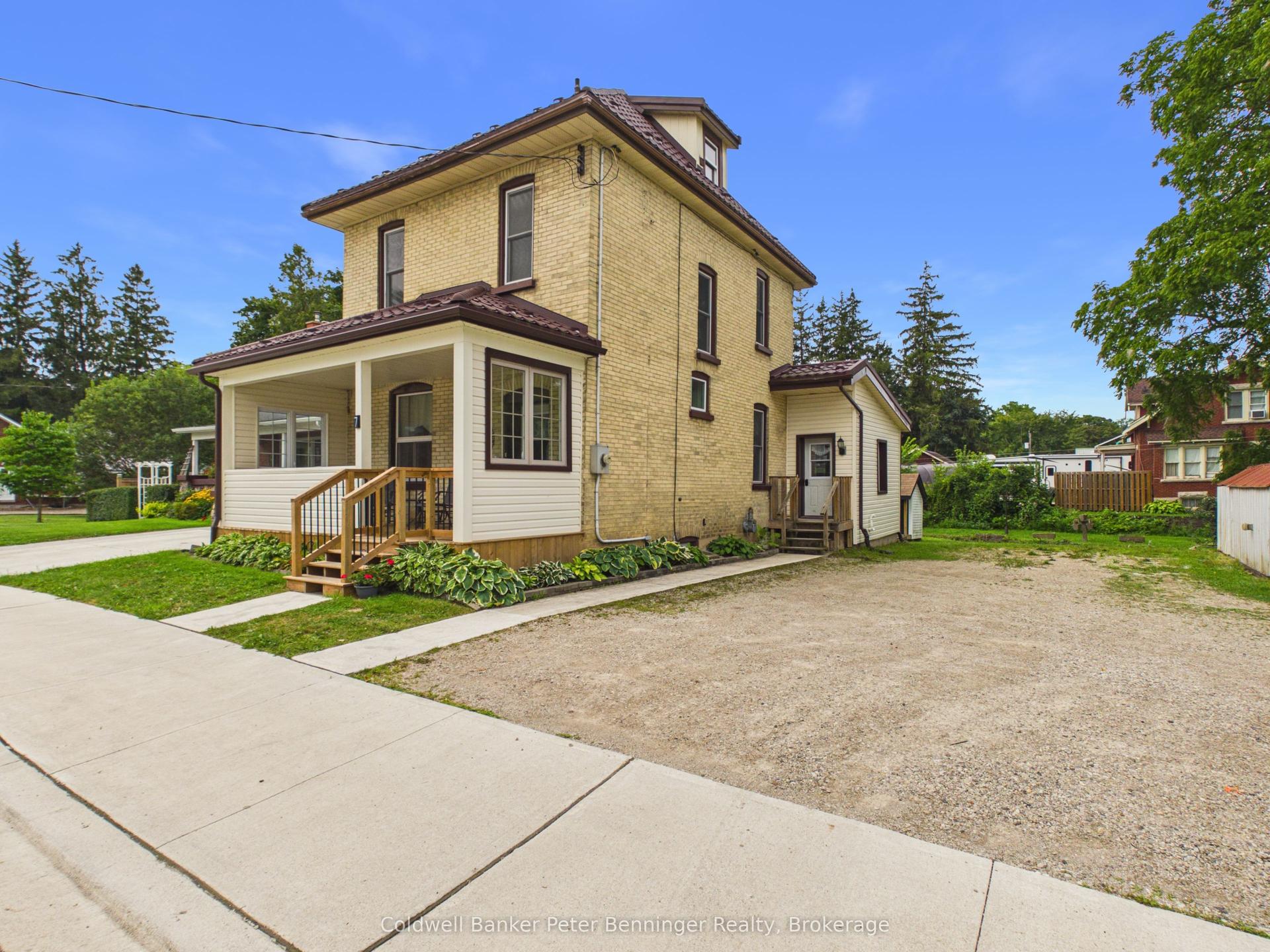 7 Yonge Street S, Brockton — Detached for sale, photo 1