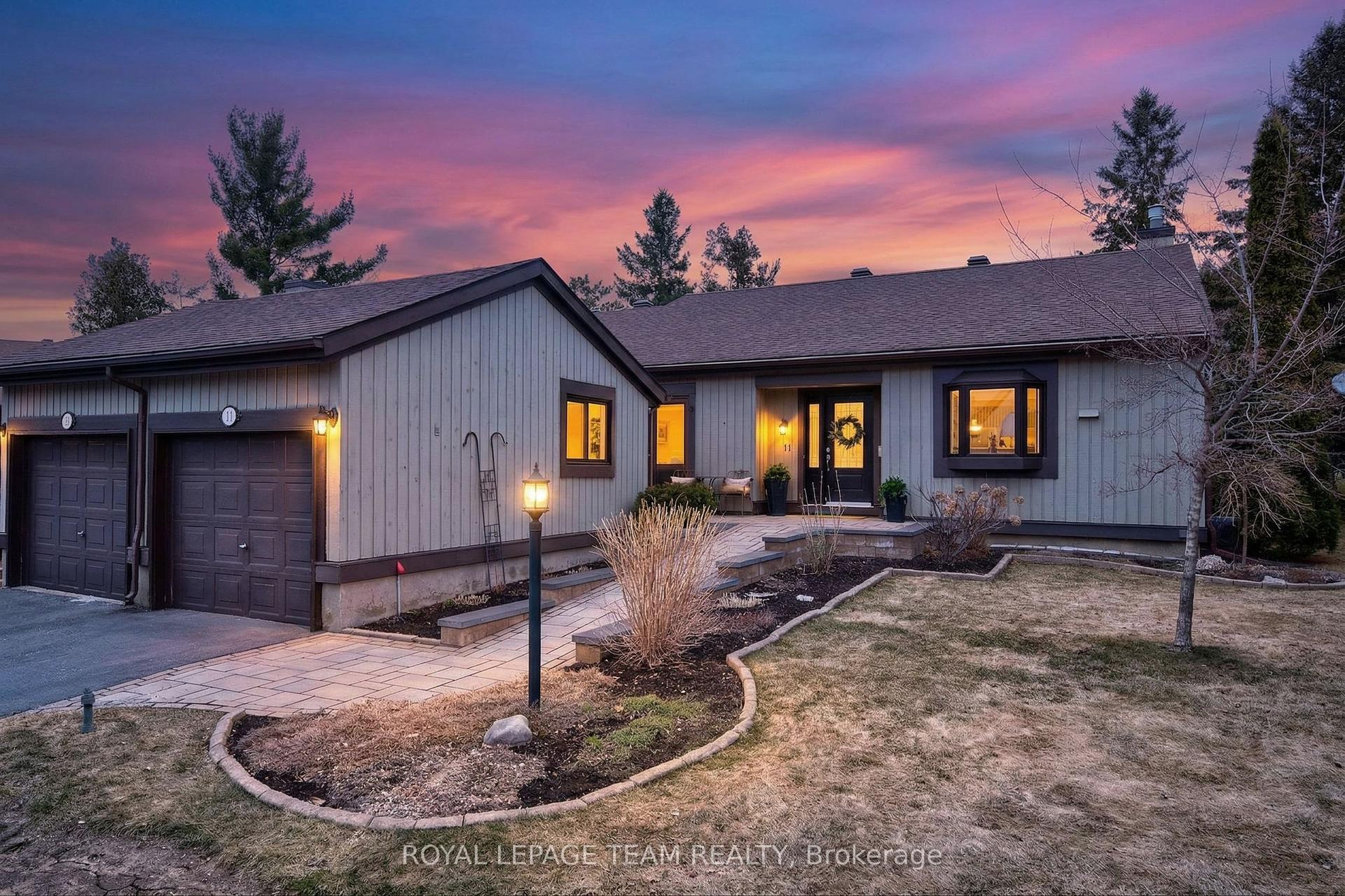 11 Glen Abbey Crescent — photo 1