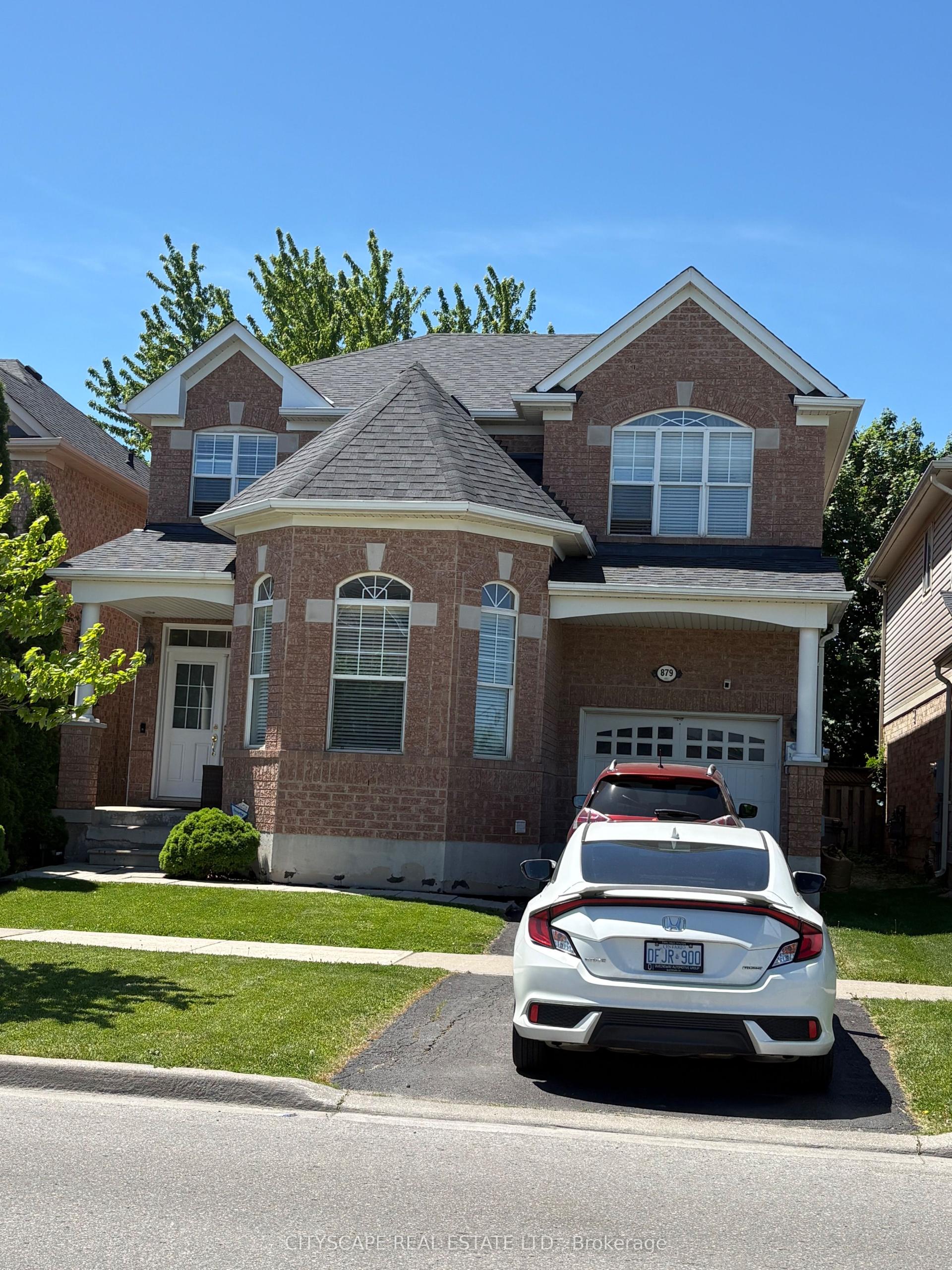 879 Bennett Boulevard — photo 1