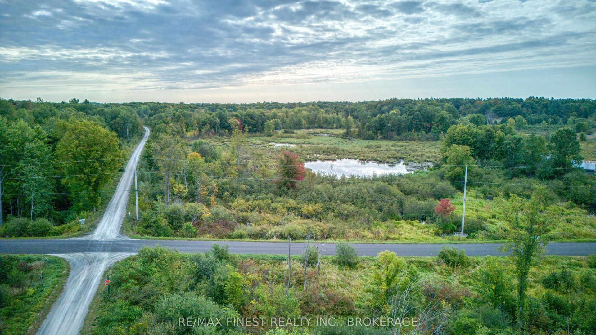 0 Armstrong Line — photo 1