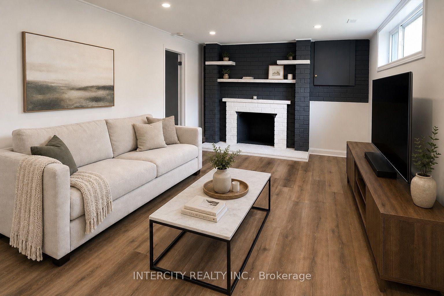 183 Collings Avenue Lower #Lower — photo 1