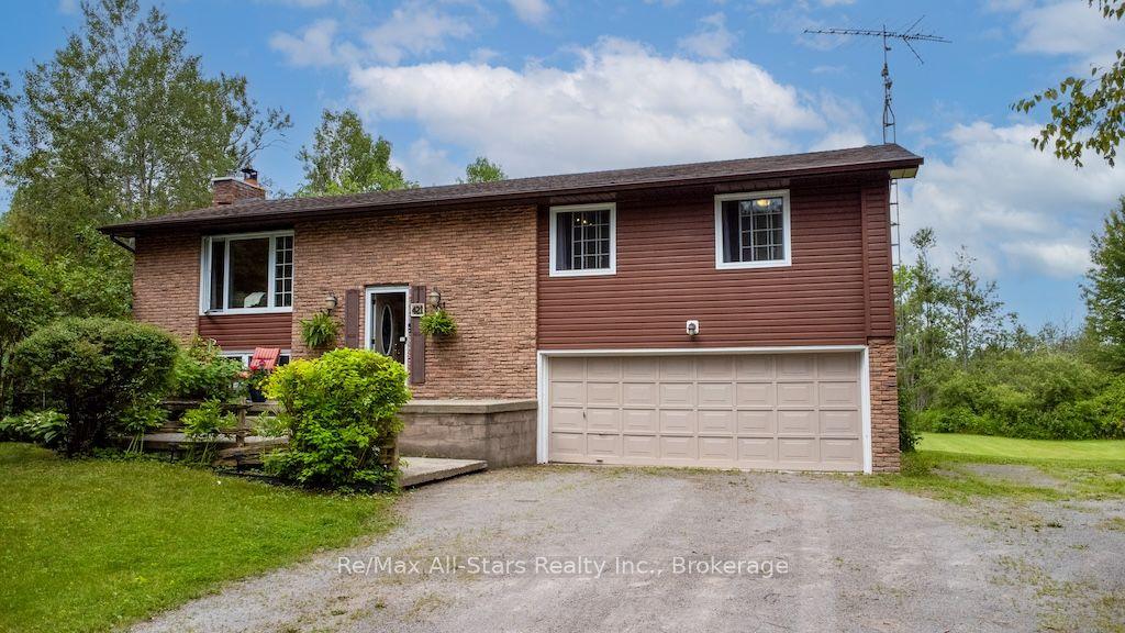 421 Ogemah Road S — photo 1