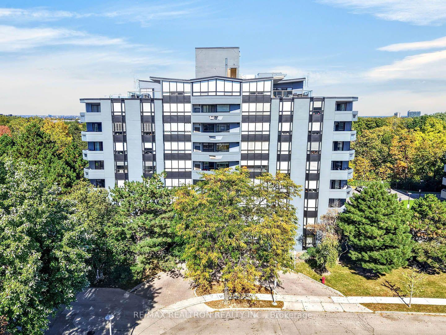 6 Village Green Boulevard 501 #501, Hamilton — Condo for sale, photo 1