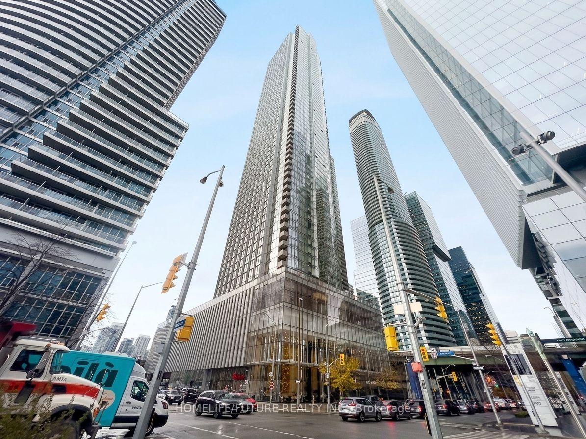10 York Street 4105 #4105, Toronto — Condo for lease, photo 1