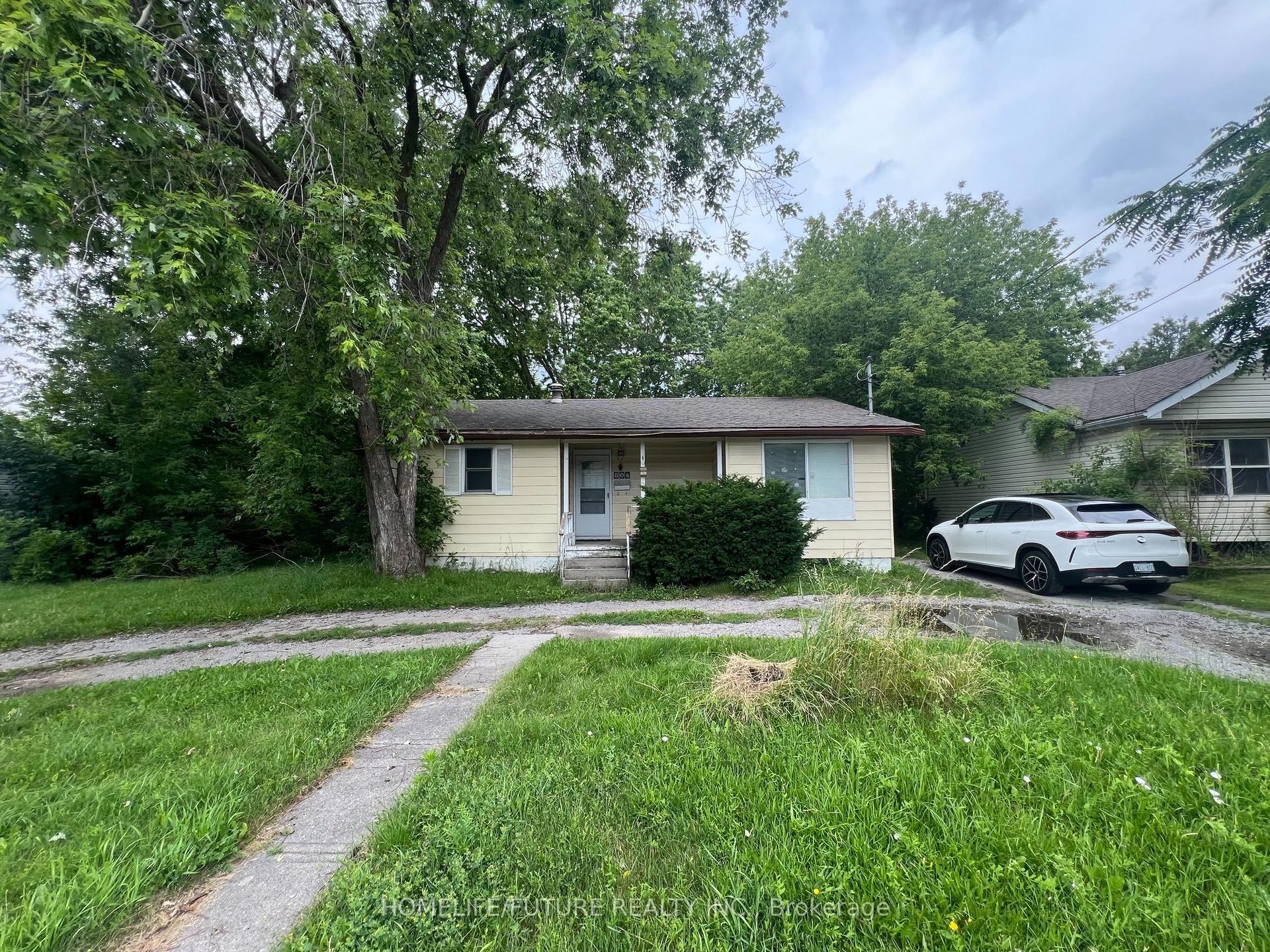 804 Dundas Street W, Whitby — Detached for sale, photo 1