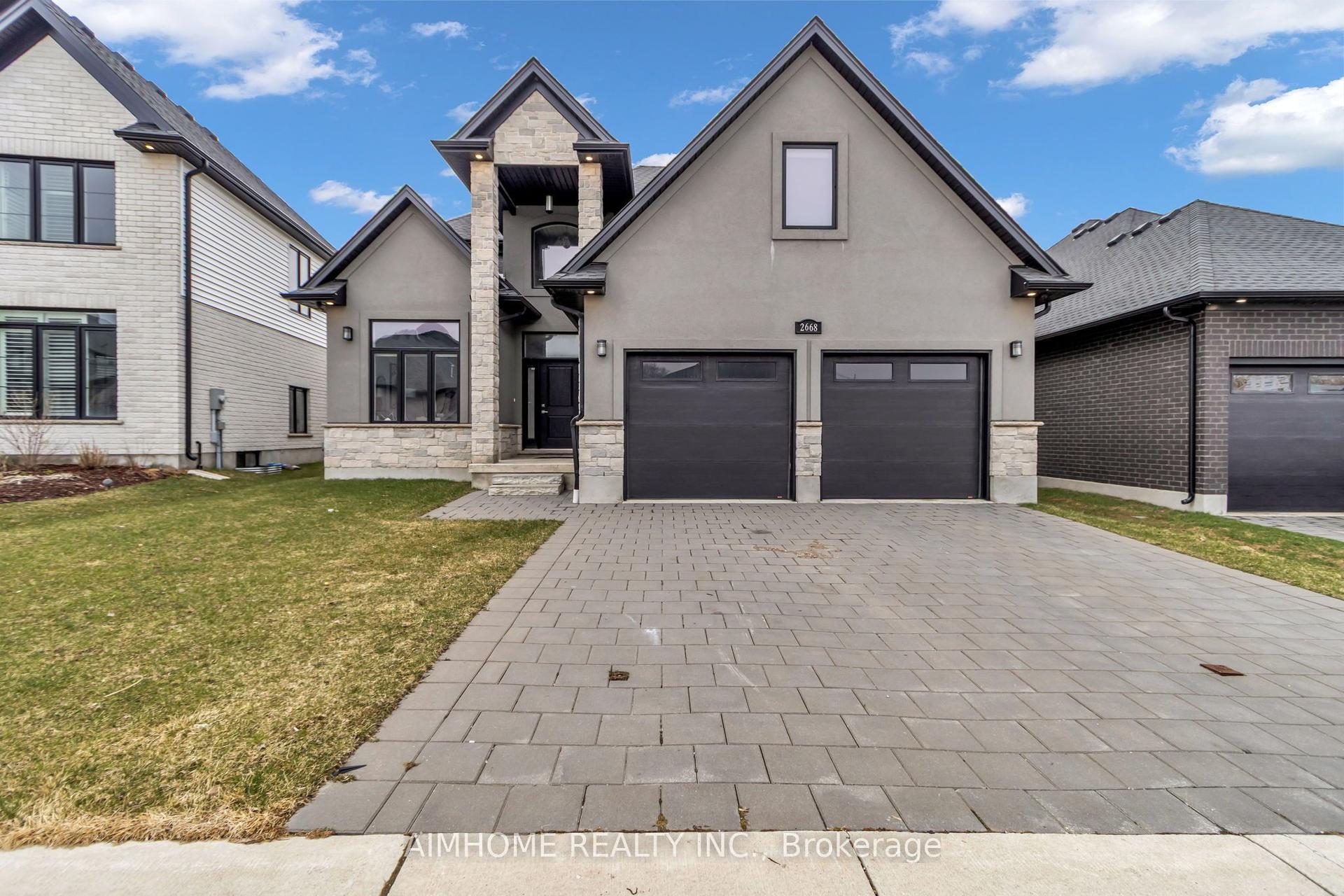 2668 Kains Road, London South — Detached for sale, photo 1