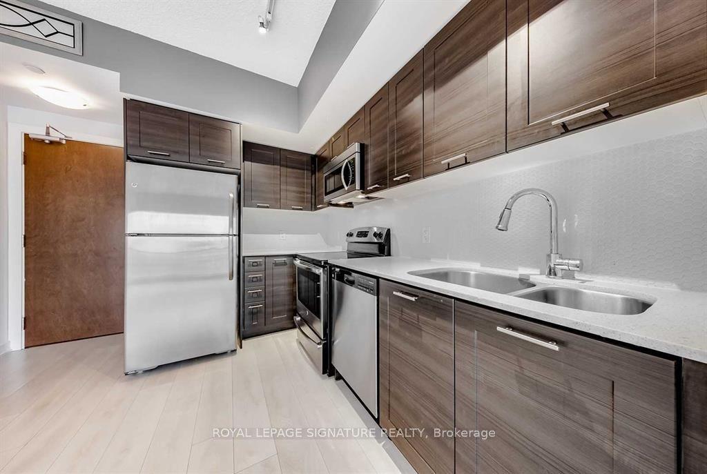 2200 Lakeshore Boulevard 1003 #1003 — photo 1
