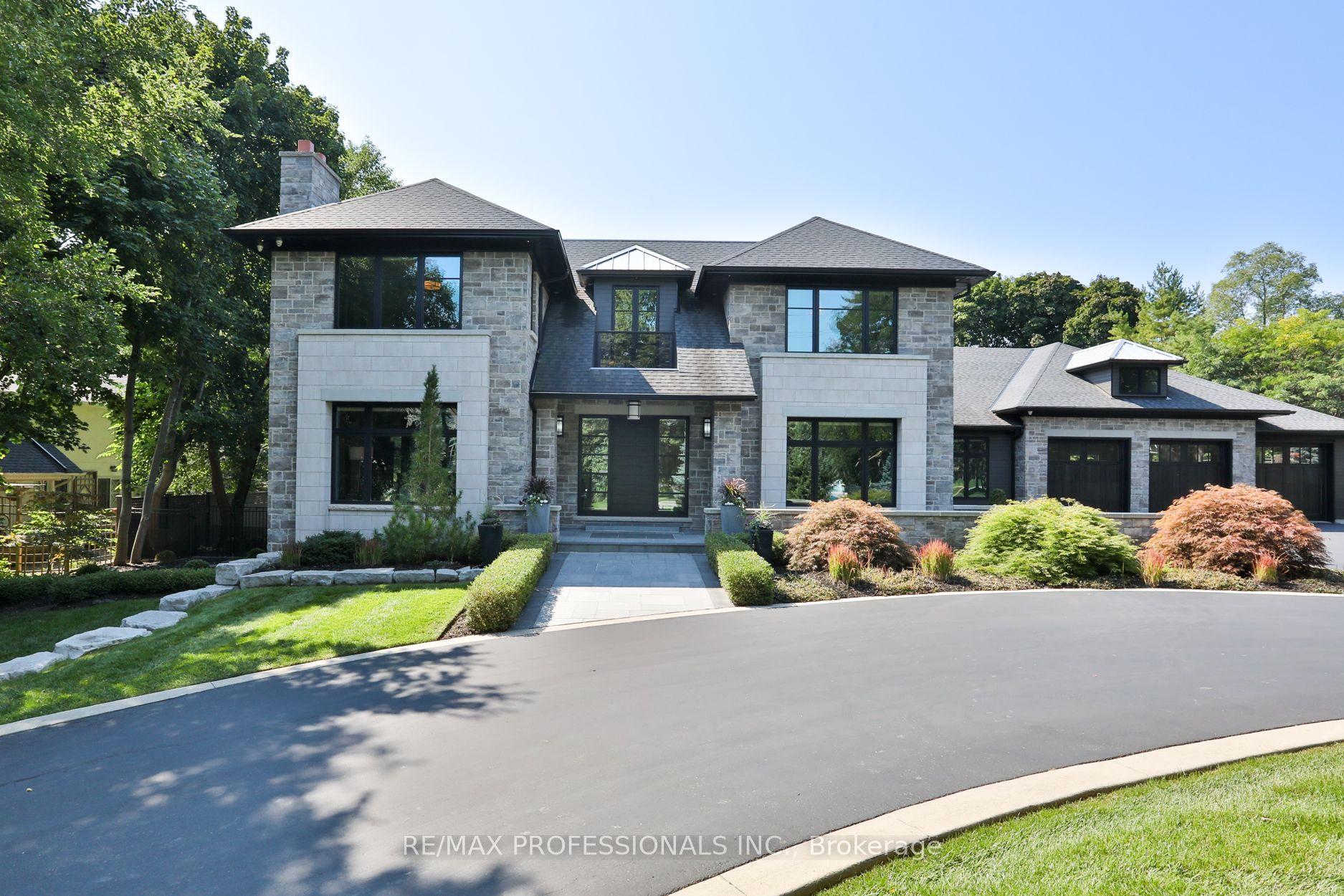 262 Maple Grove Drive — photo 1