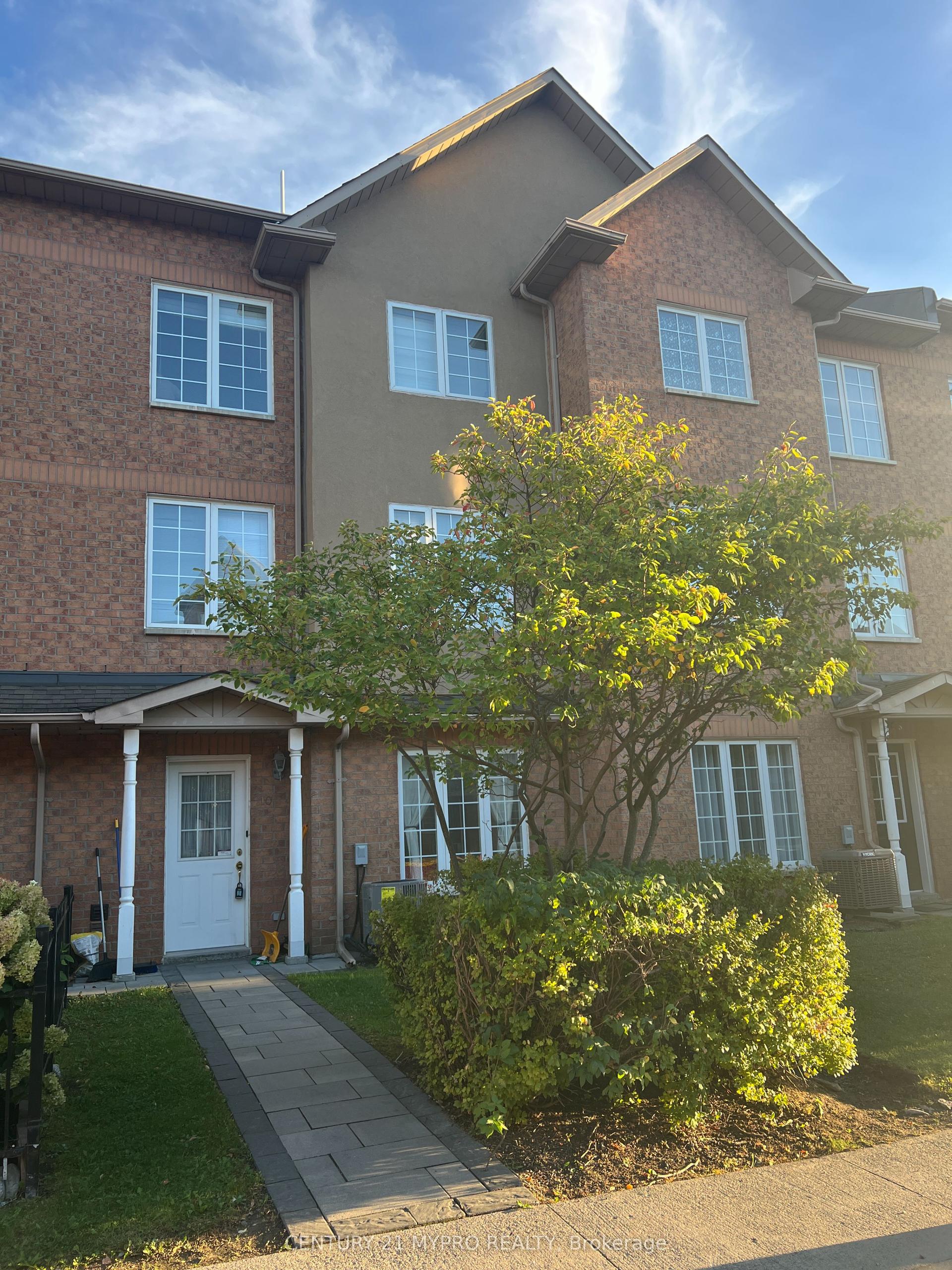 15 St Moritz Way 10 #10, Markham — Condo Town for lease, photo 1