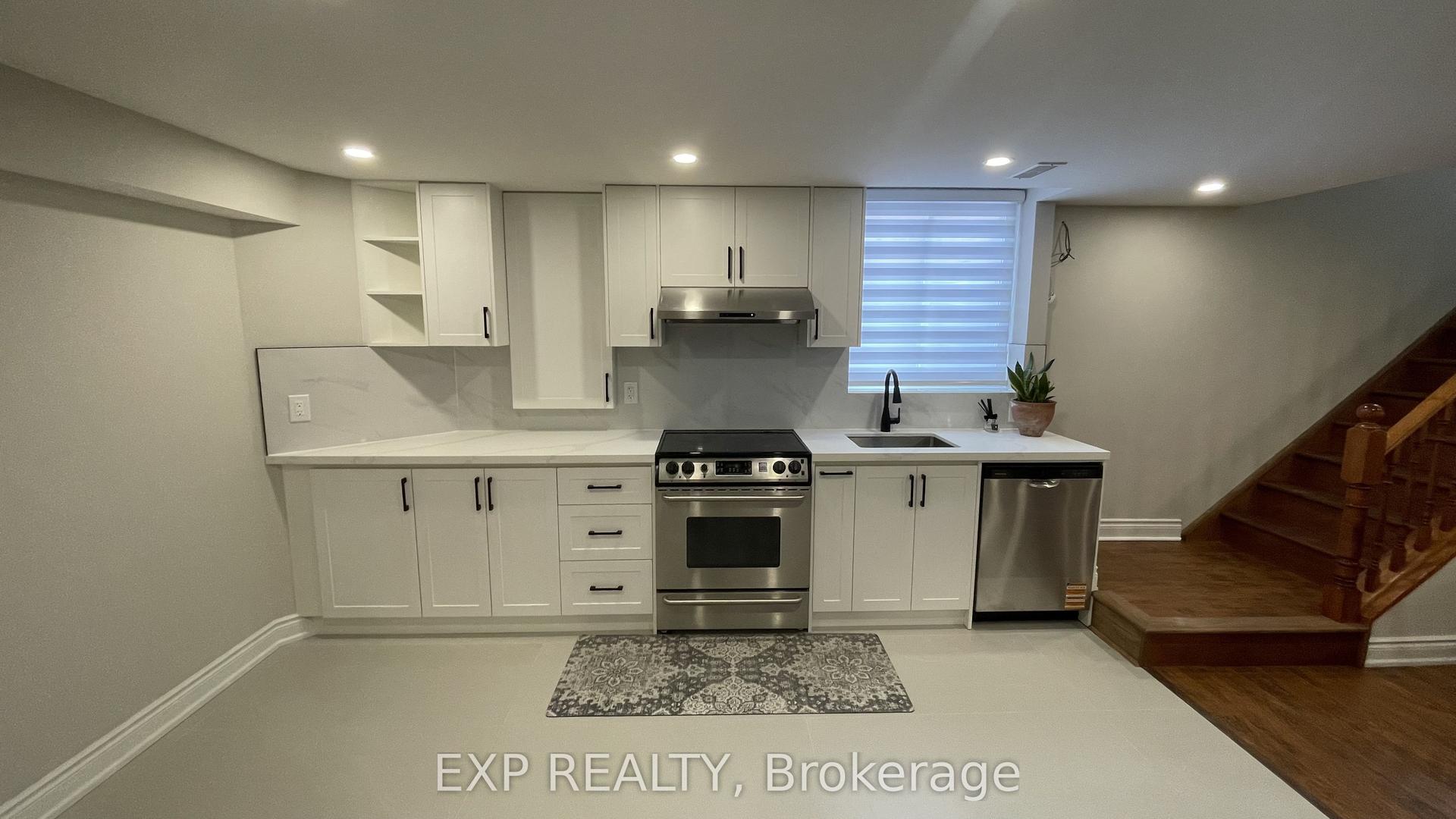 94 Lensmith Drive Basement #Basement, Aurora — Detached for lease, photo 1