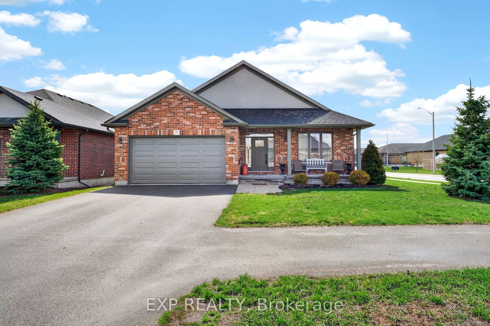 15 Kempton Avenue — photo 1