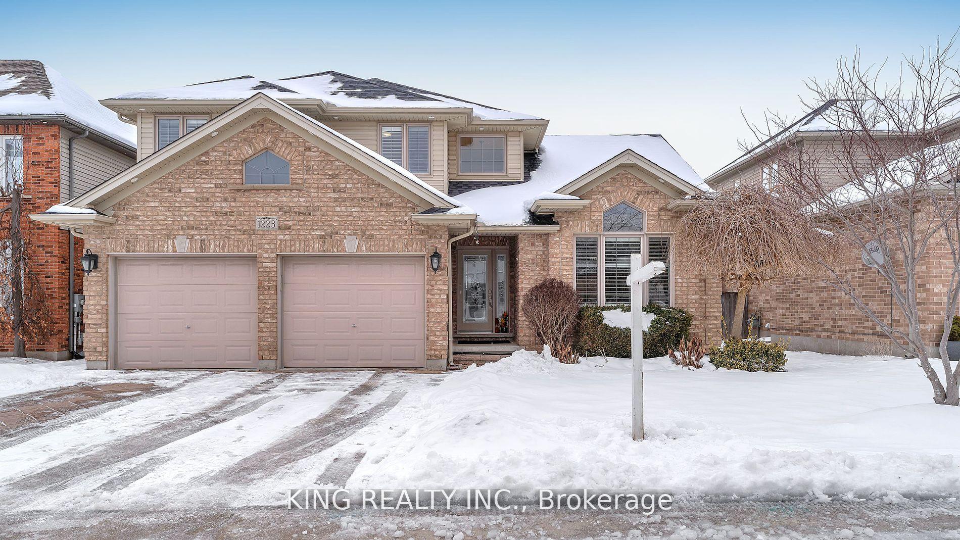 1223 CORONATION Drive — photo 1