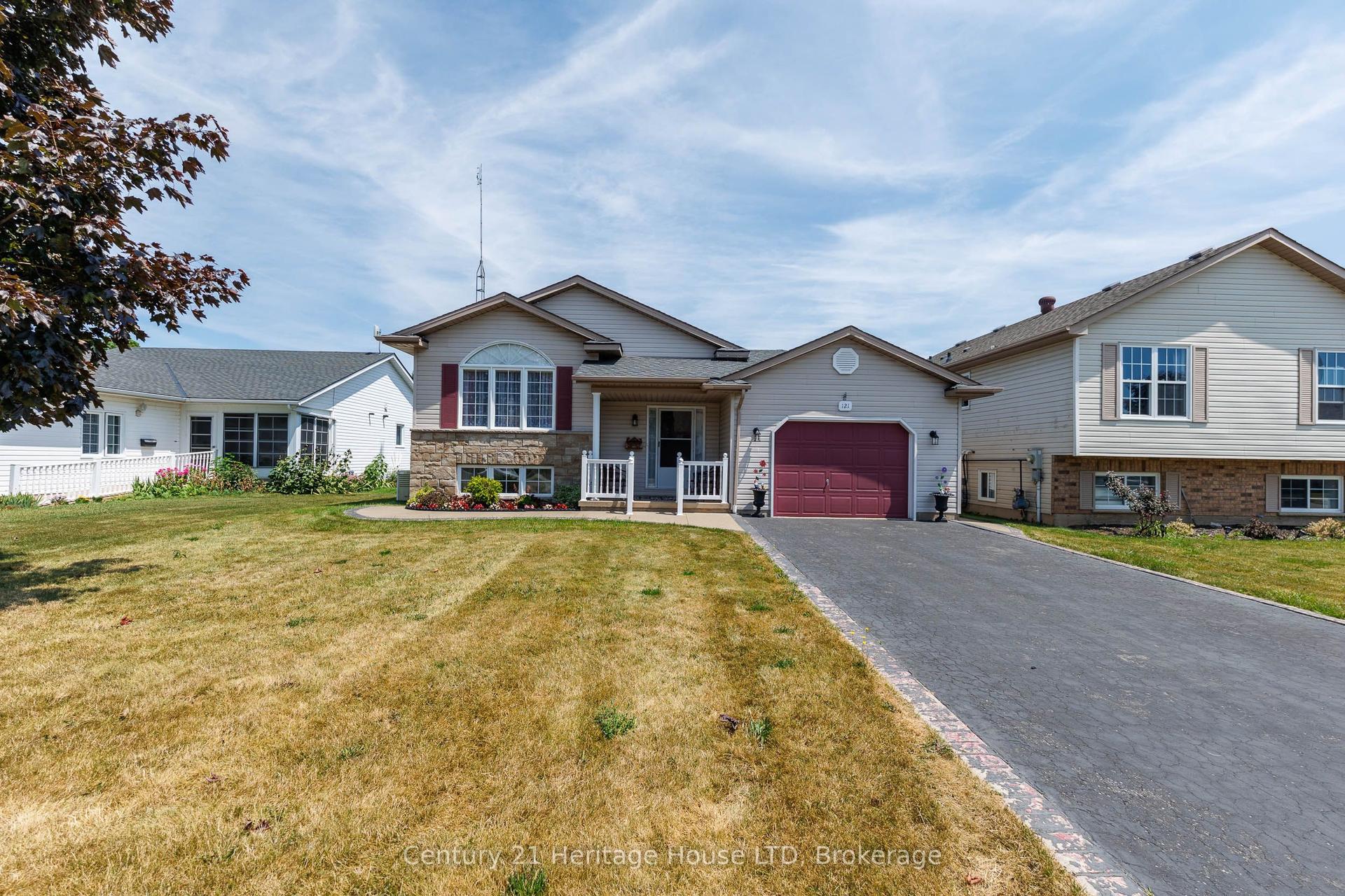 121 Rochelle Crescent, Fort Erie — Detached for sale, photo 1