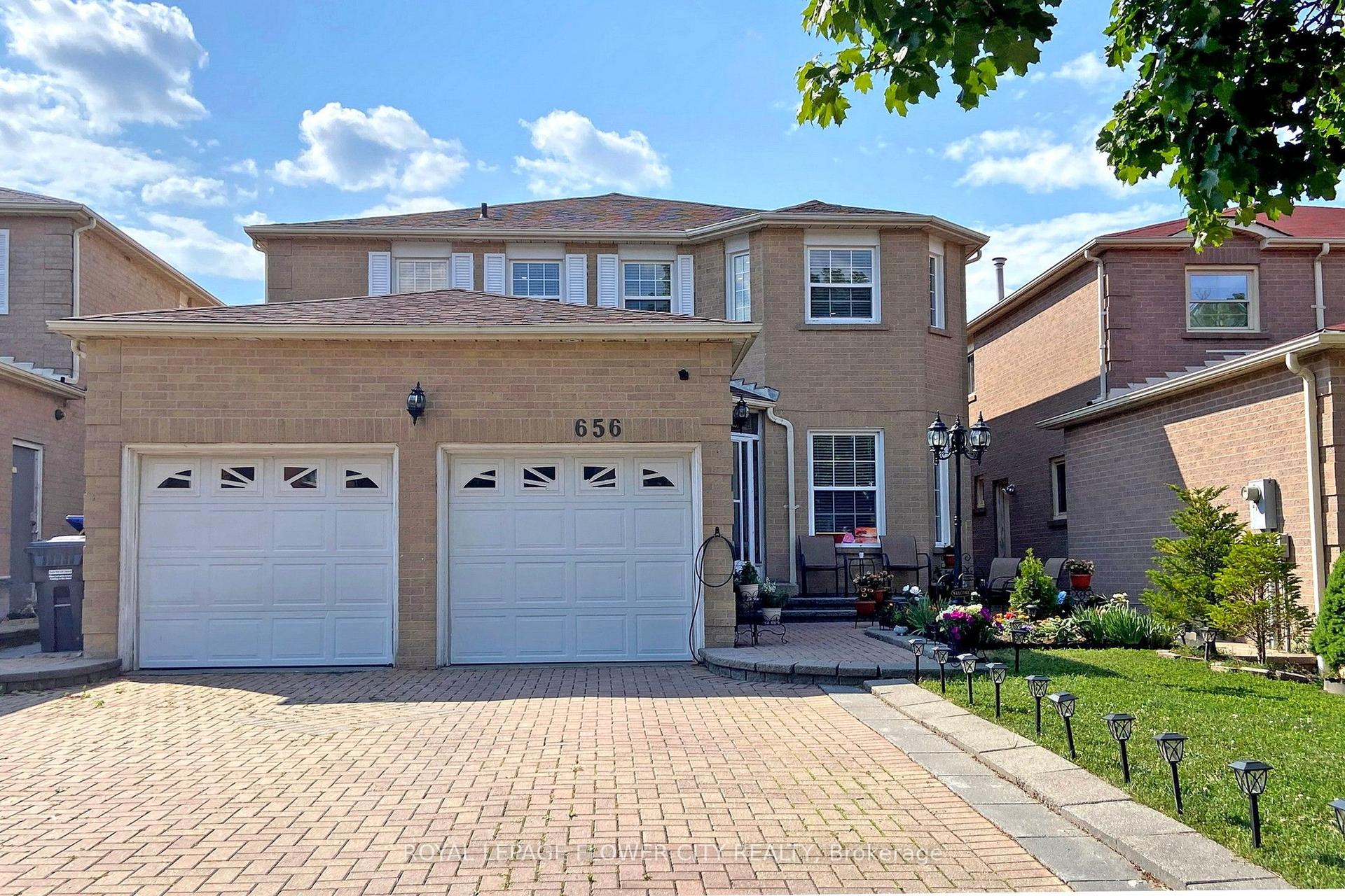 656 Esprit Crescent — photo 1