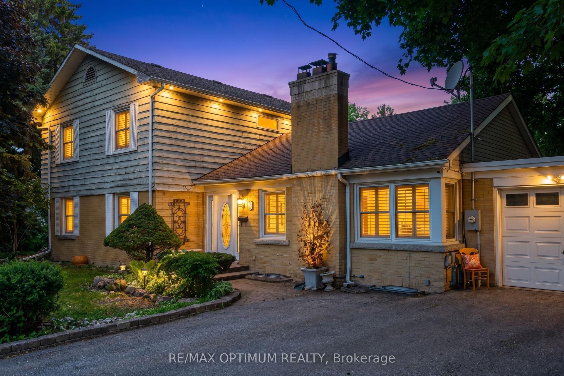 18 Armstrong Street, Brampton — Detached for sale, photo 1