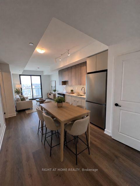 2075 Lakeshore Road 1710 #1710 — photo 1