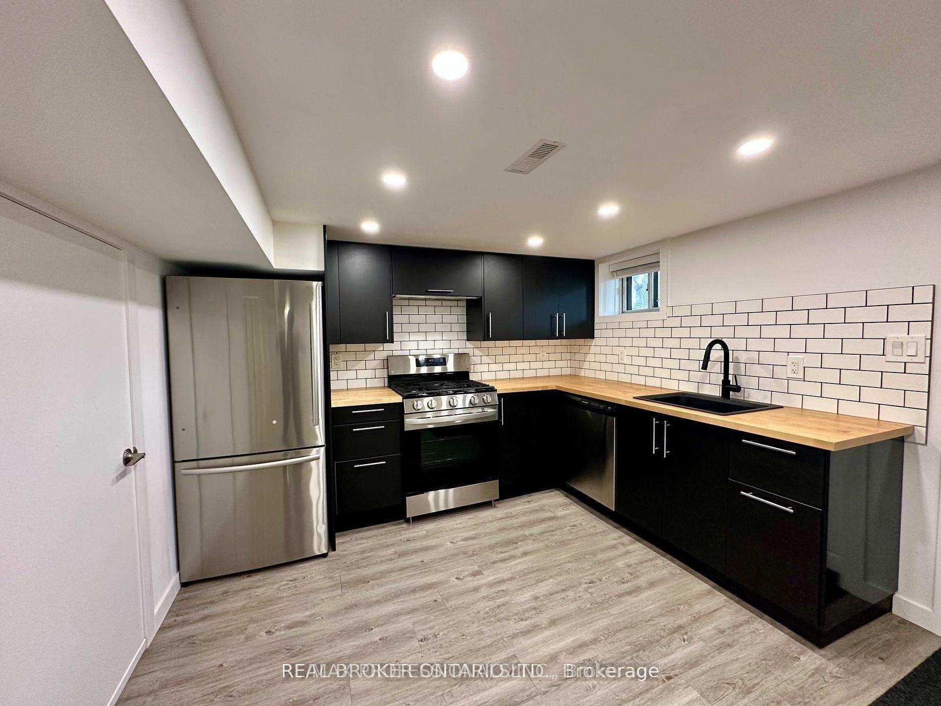66 Whitburn Crescent Lower #Lower — photo 1