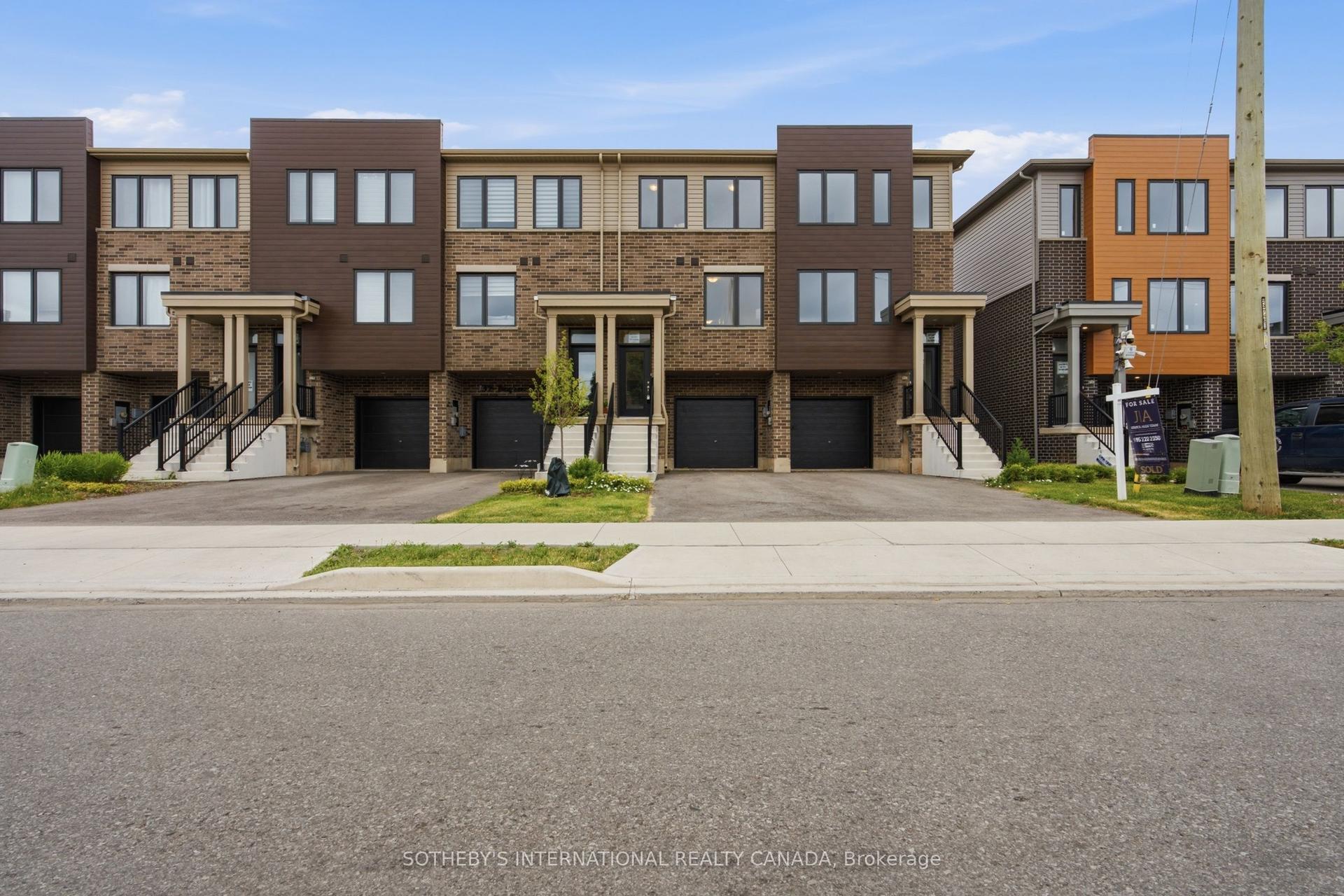 9A Bingham Road, Hamilton — Townhouse for sale, photo 1