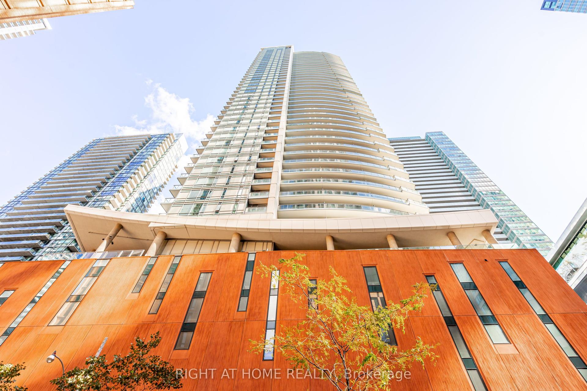 21 Widmer Street 1808 #1808, Toronto — Condo for lease, photo 1