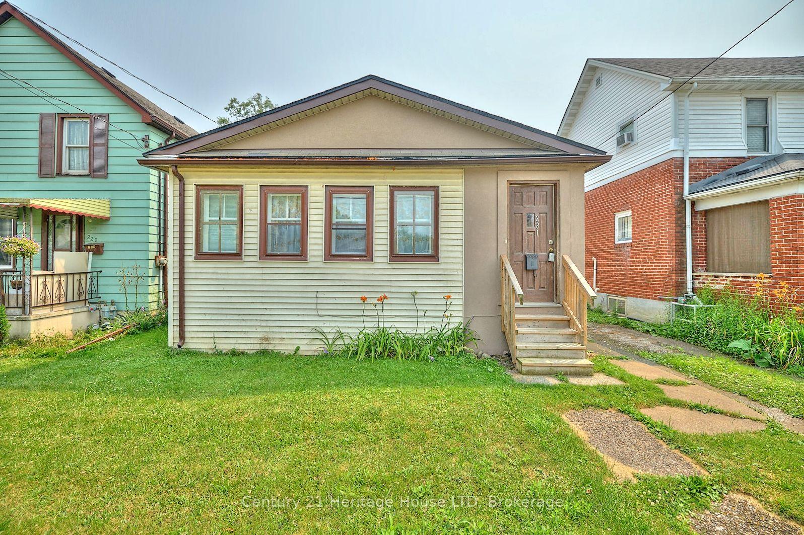231 Dufferin Street, Fort Erie — Detached for sale, photo 1