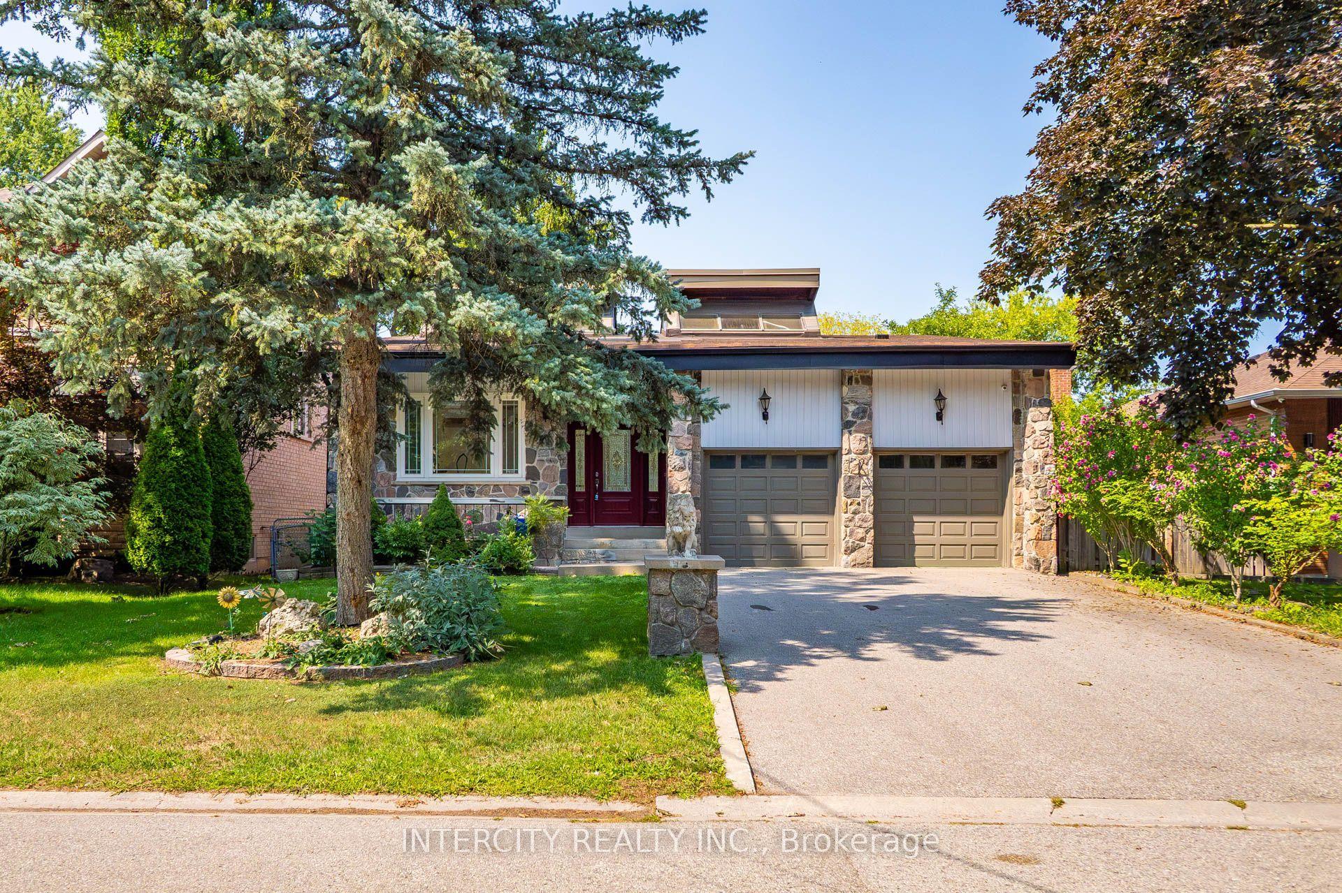 10 East Drive E, Markham — Detached for sale, photo 1