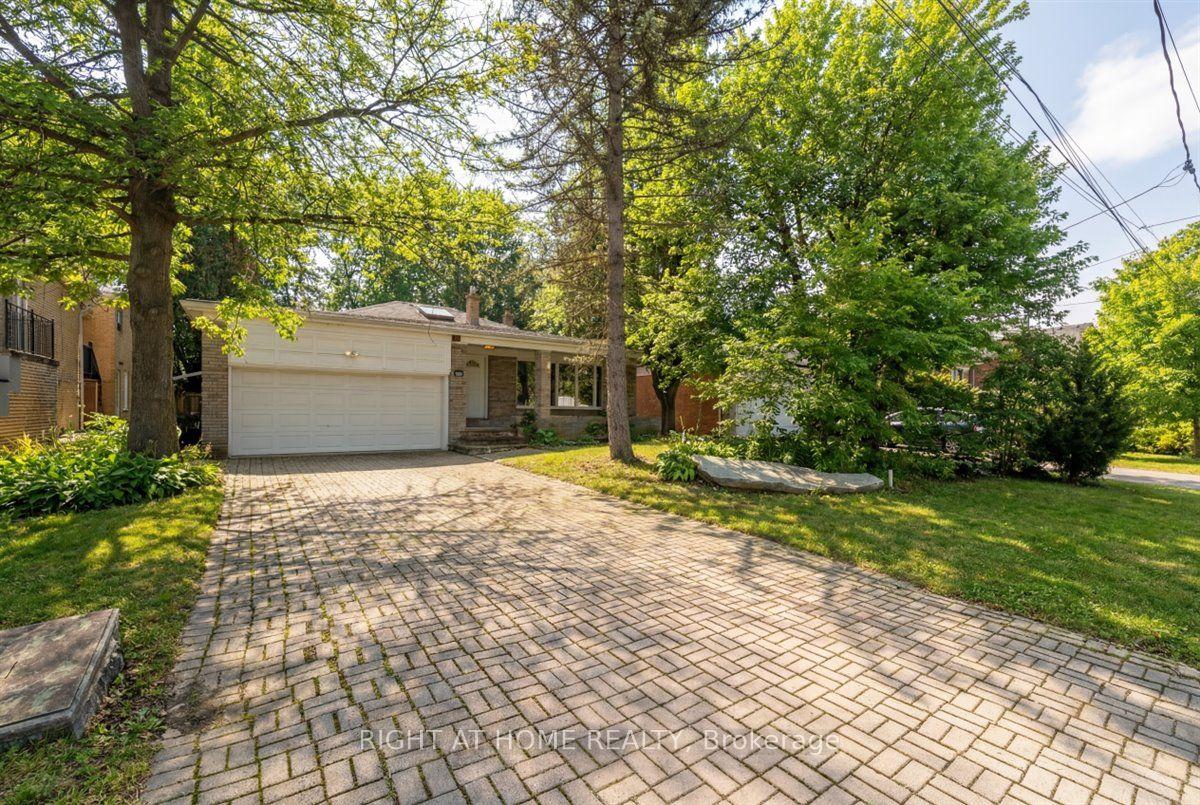 23 Christine Crescent, Toronto — Detached for sale, photo 1