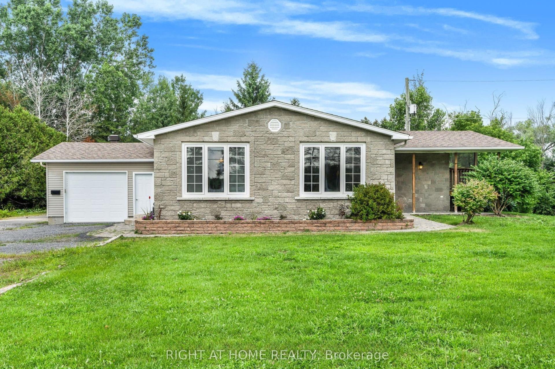 353 Russell Road — photo 1