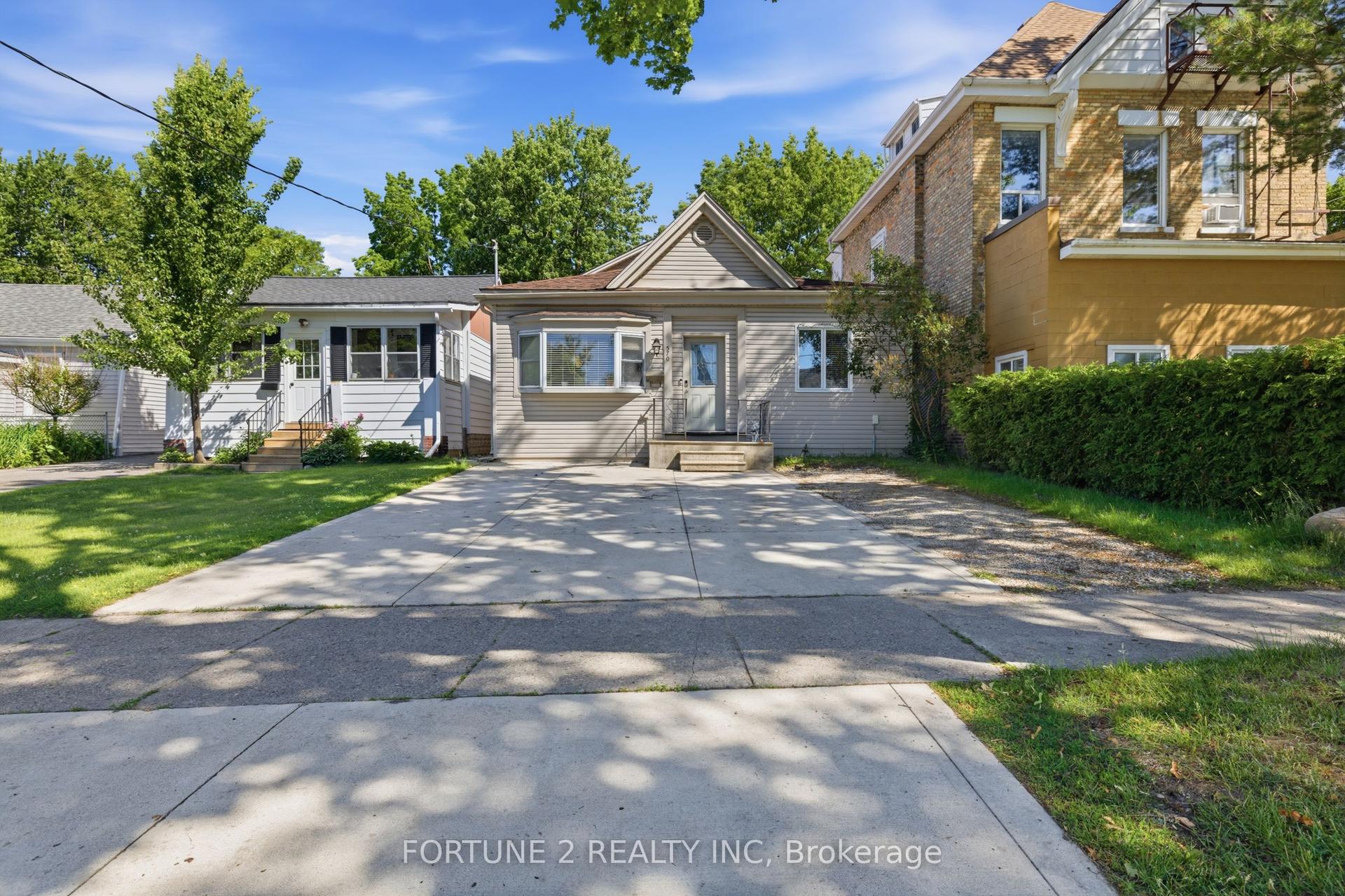 570 Pall Mall Street — photo 1