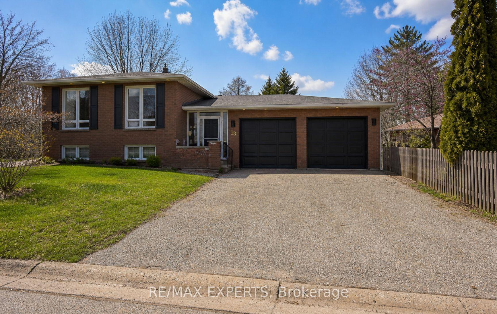13 Oriole Court — photo 1