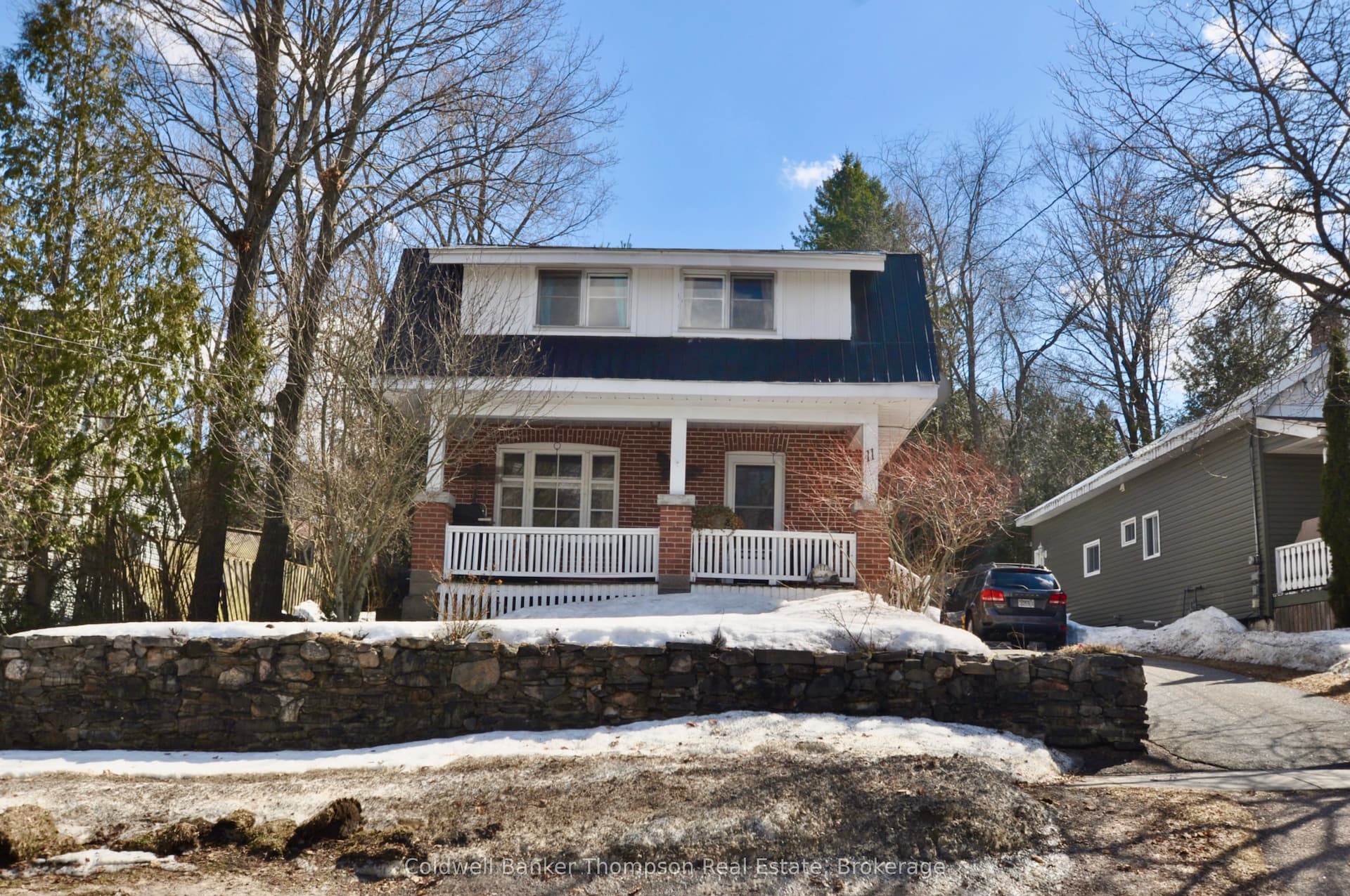 11 Florence Street E — photo 1