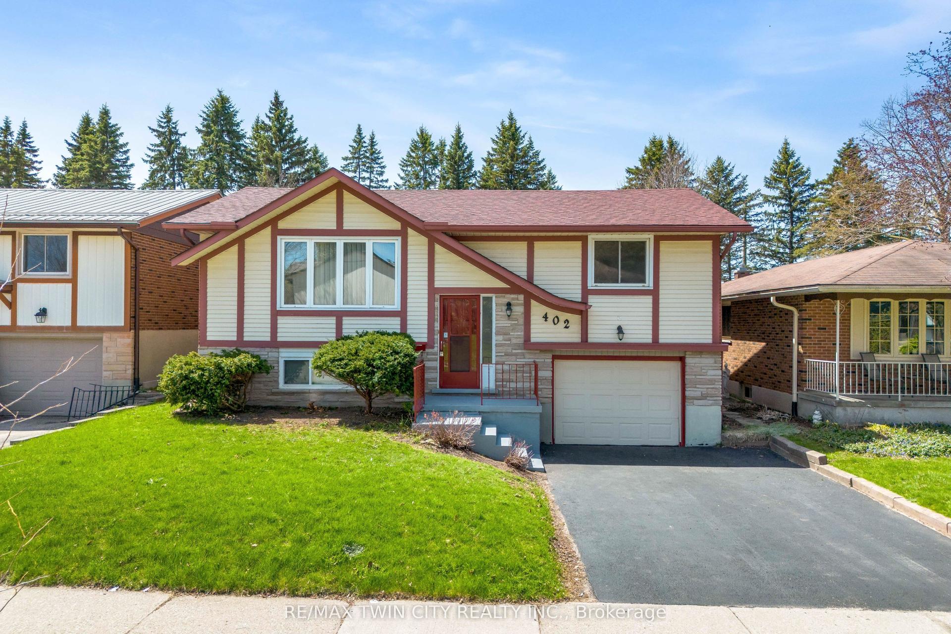 402 Lakeview Drive — photo 1