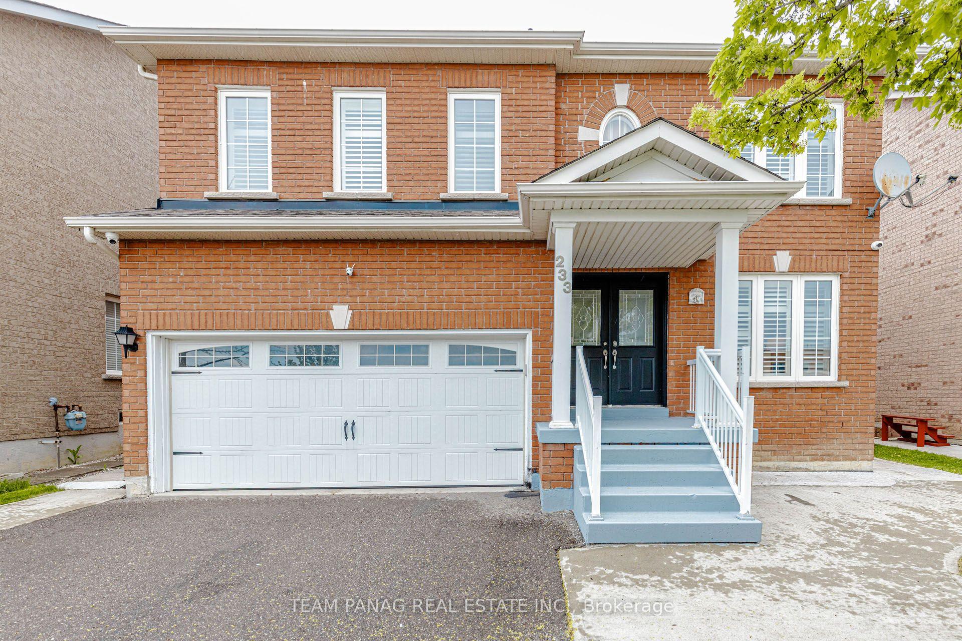 233 Queen Mary Drive — photo 1
