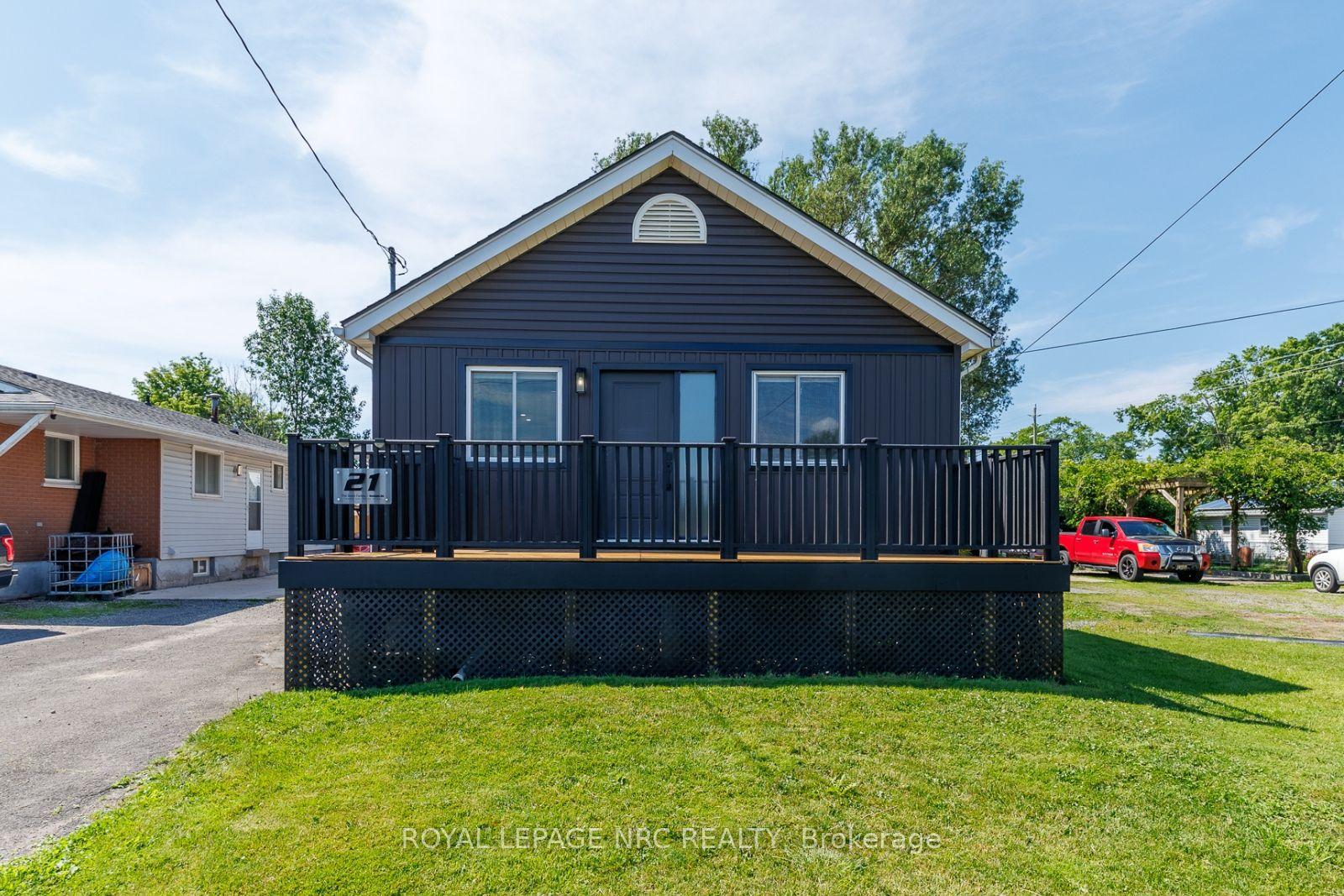 21 Huron Street — photo 1