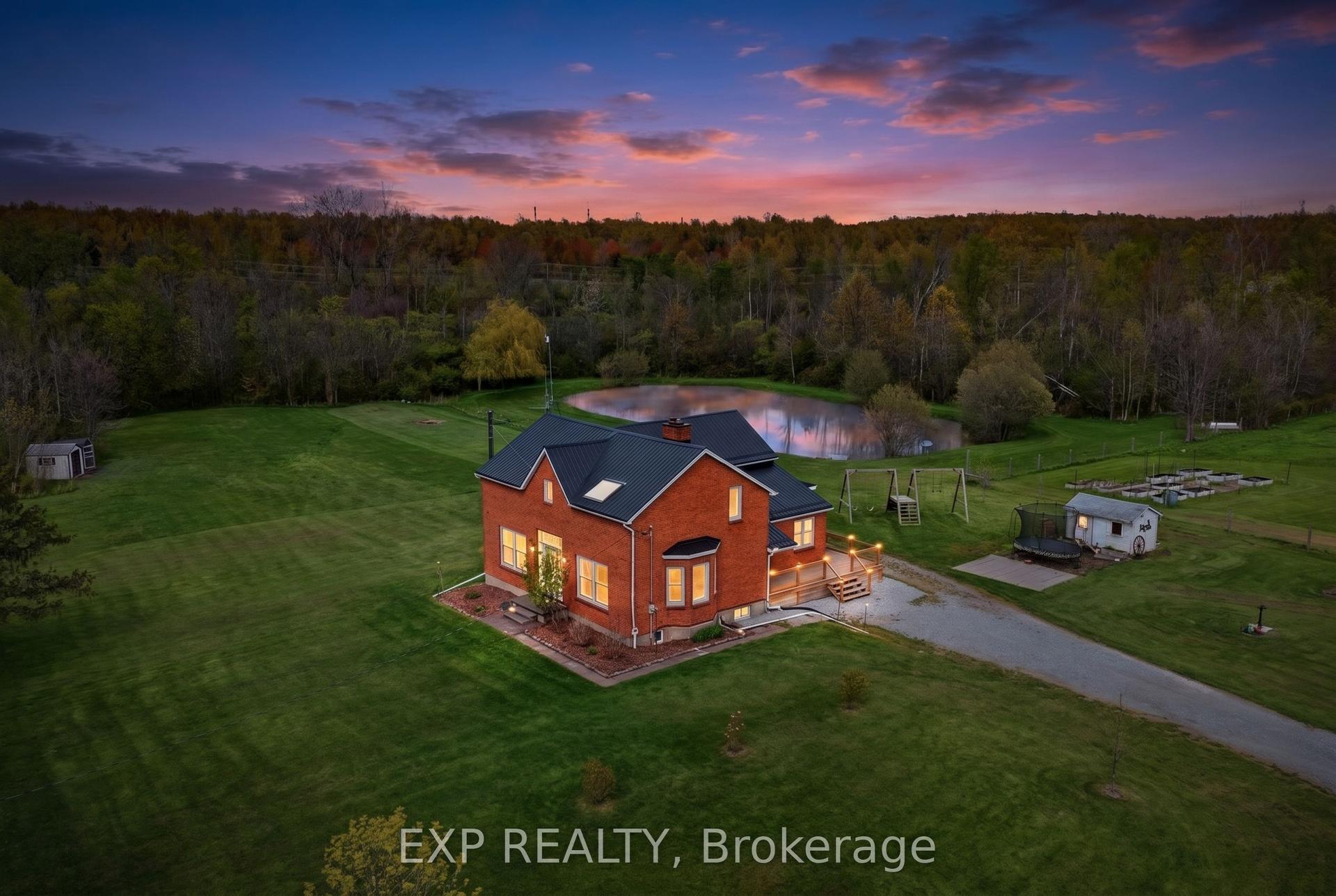 2266 Pettit Road, Fort Erie — Detached for sale, photo 1